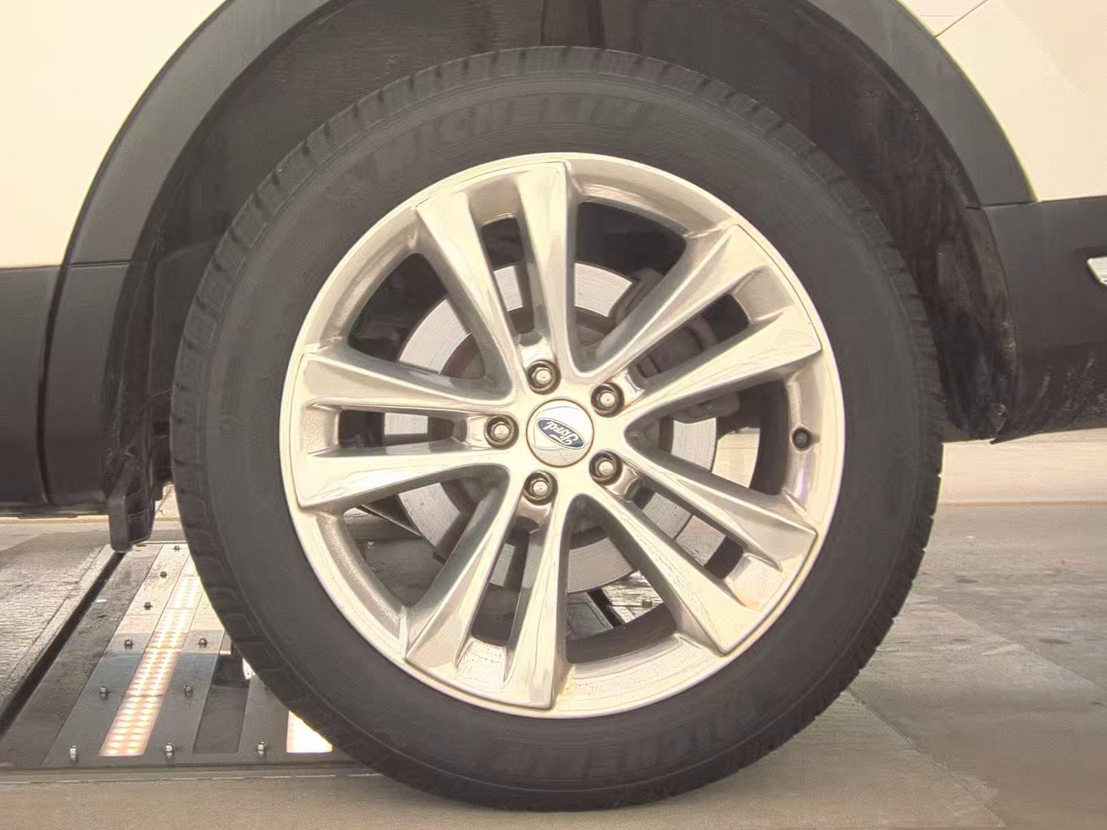 2019 Ford Explorer Limited FWD