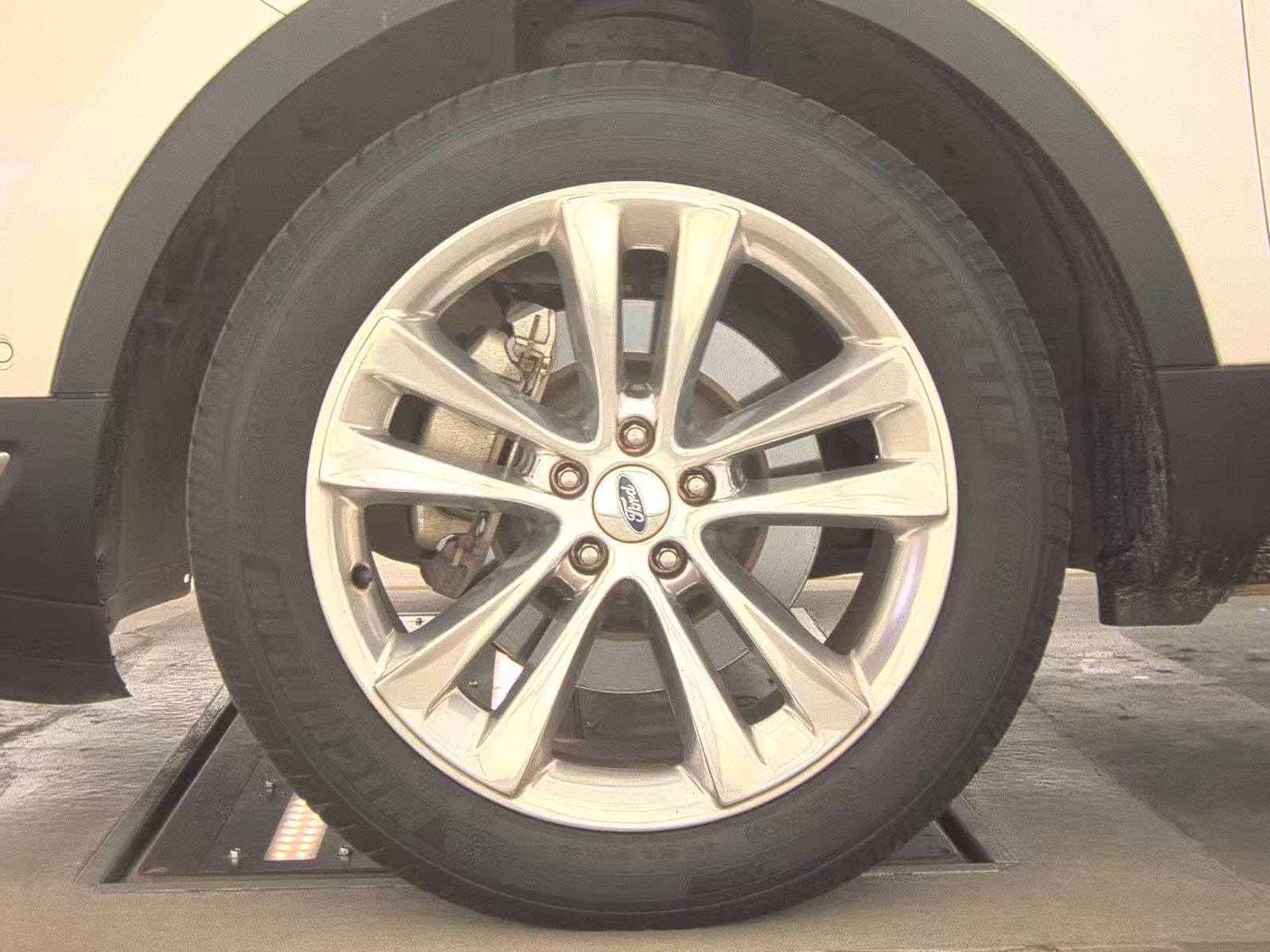 2019 Ford Explorer Limited FWD