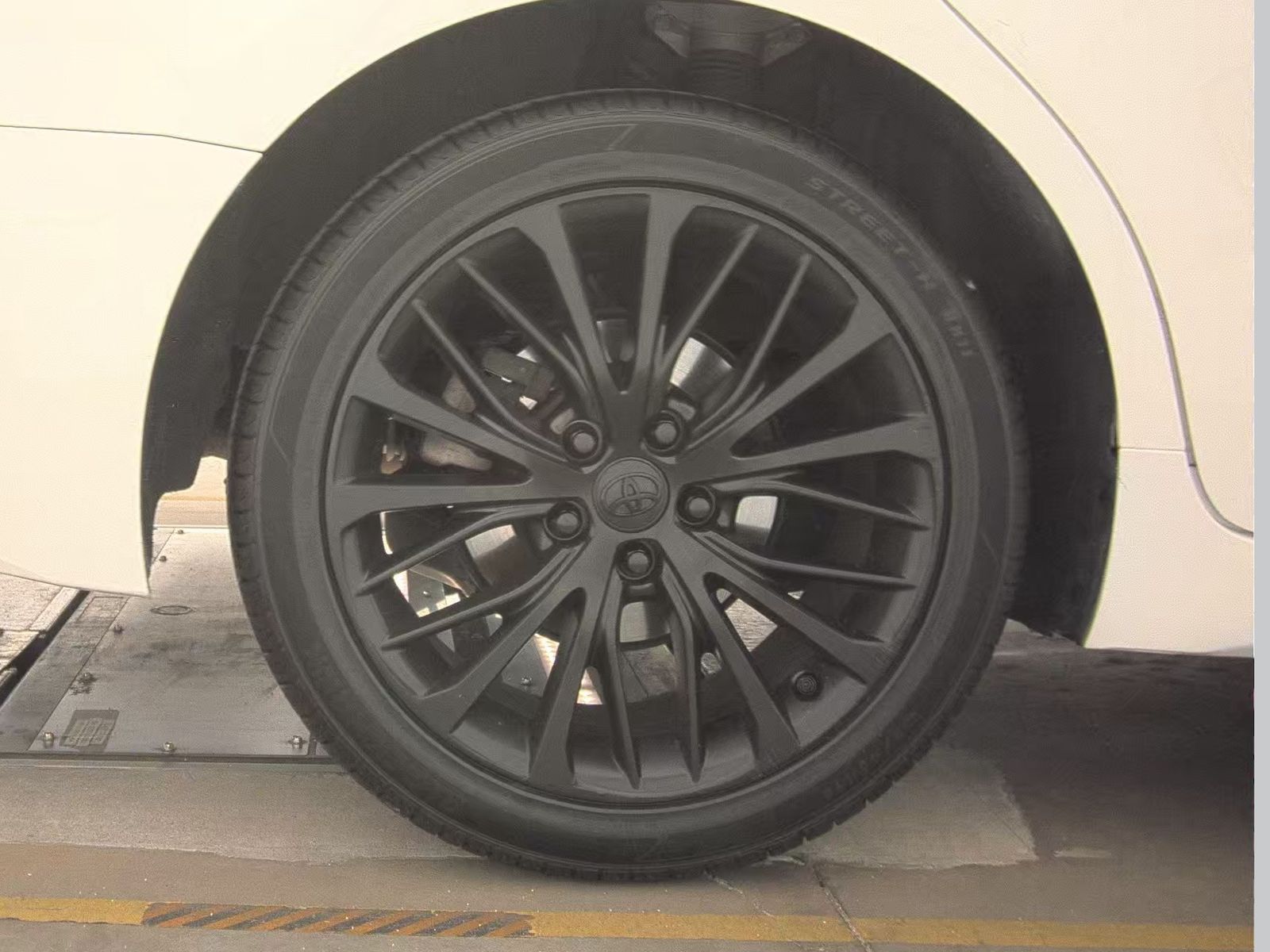 2018 Toyota Camry SE FWD