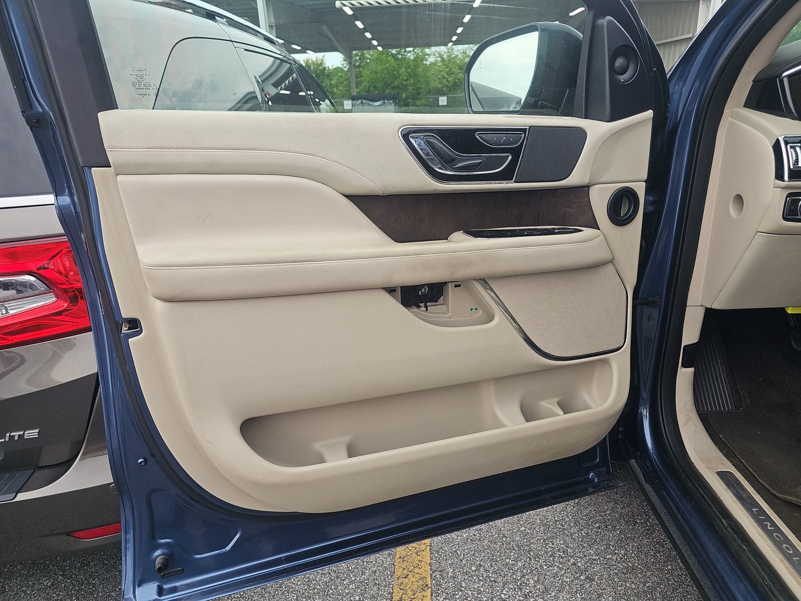 2019 Lincoln Navigator Select RWD