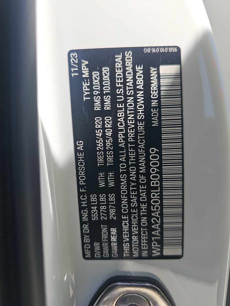 2024 Porsche Macan Base AWD