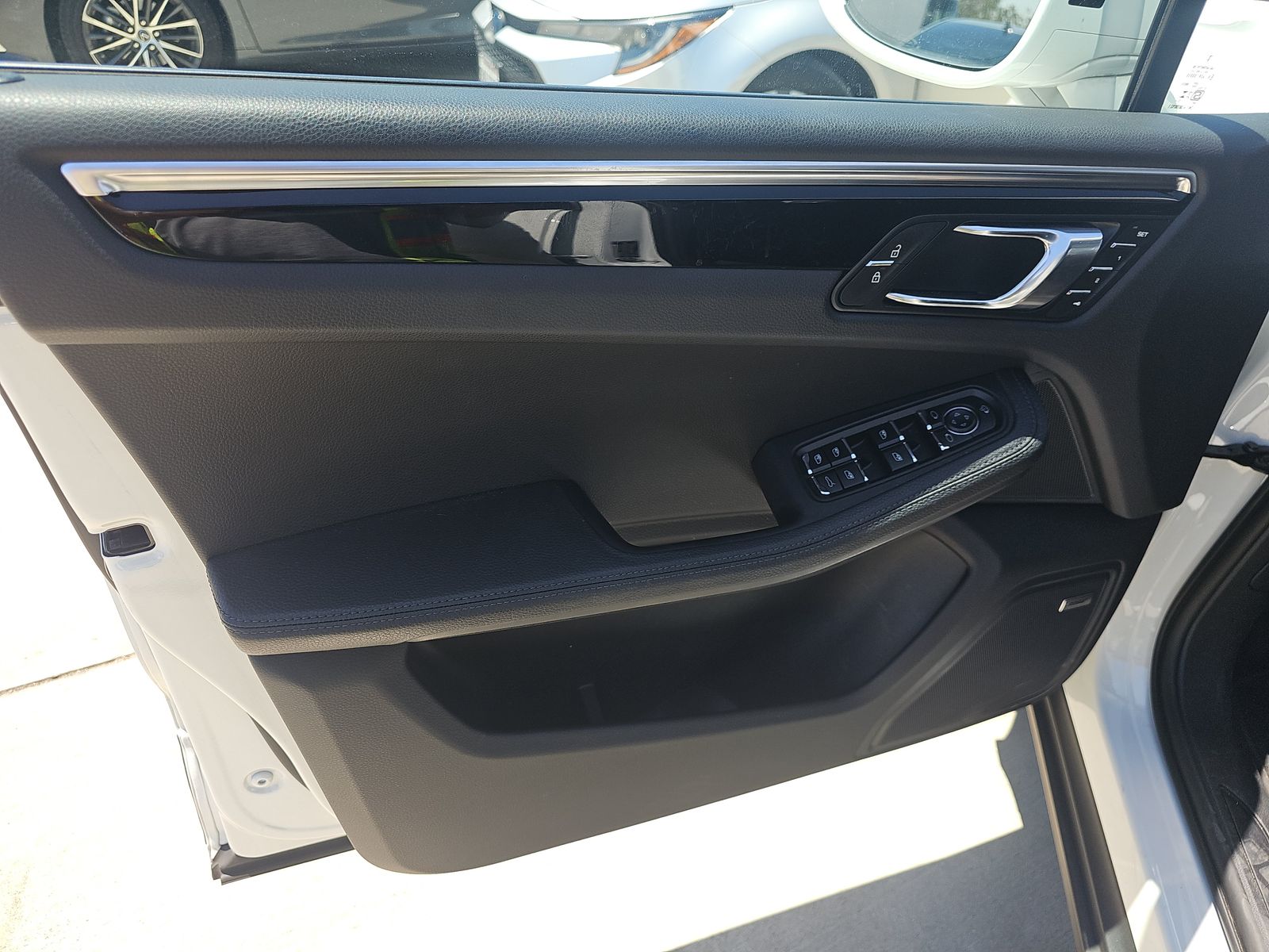 2024 Porsche Macan Base AWD