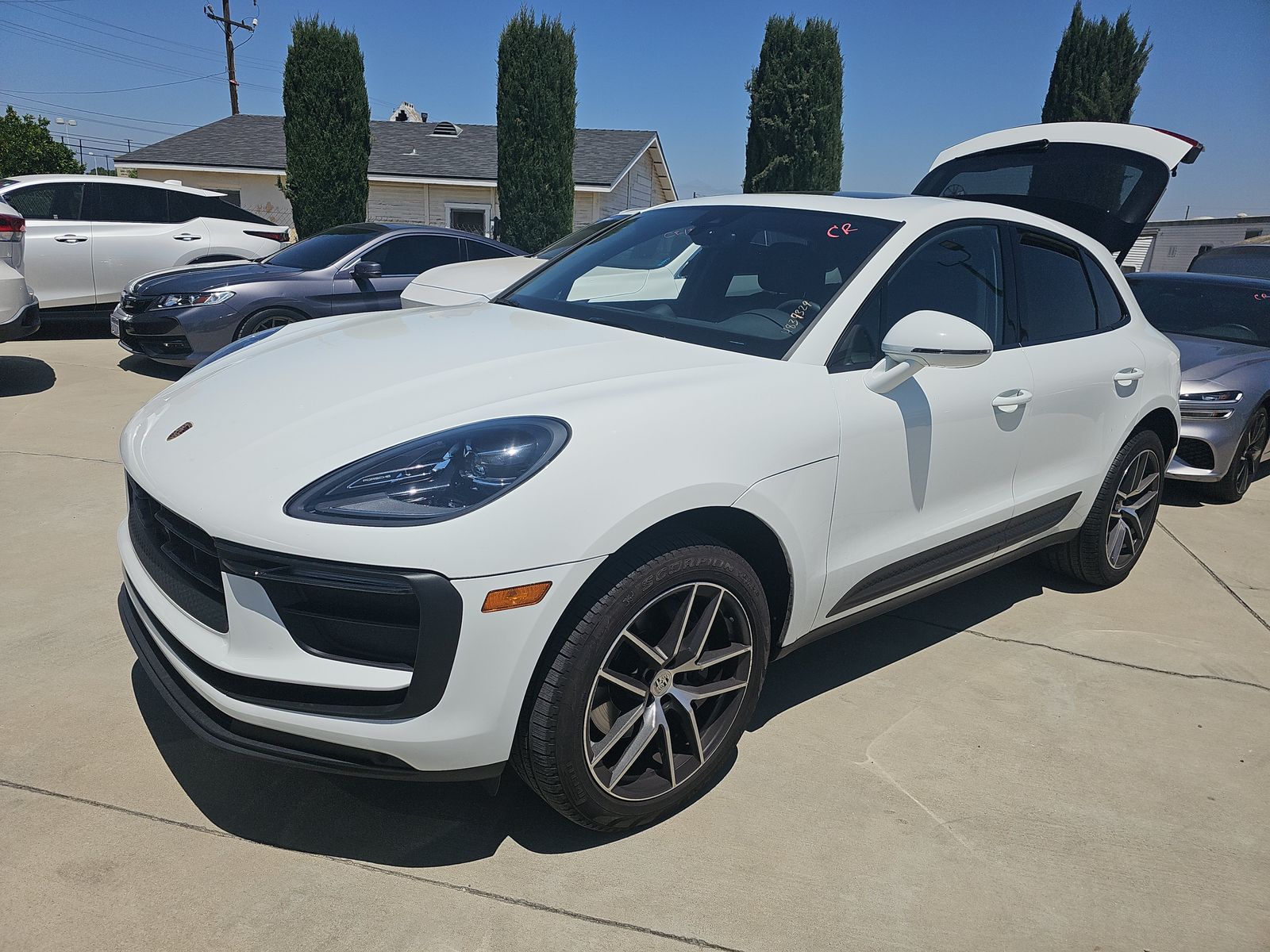 2024 Porsche Macan Base AWD