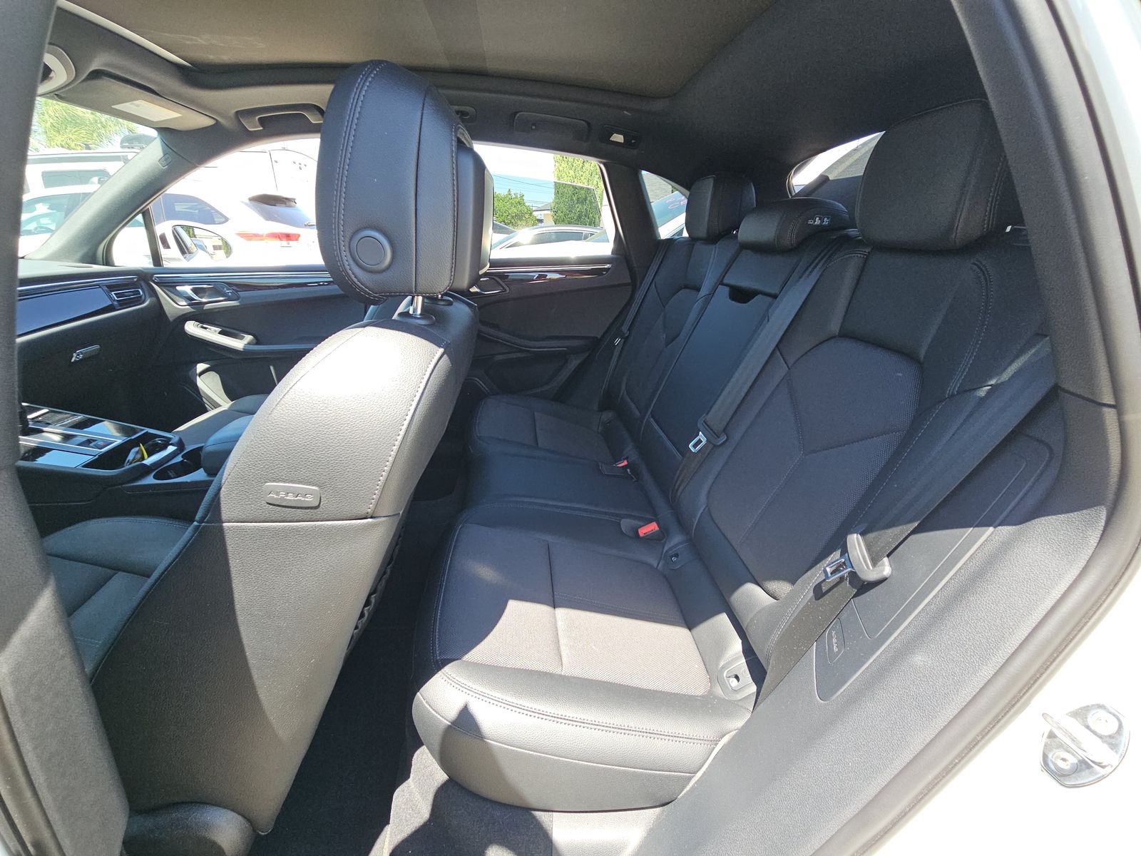 2024 Porsche Macan Base AWD