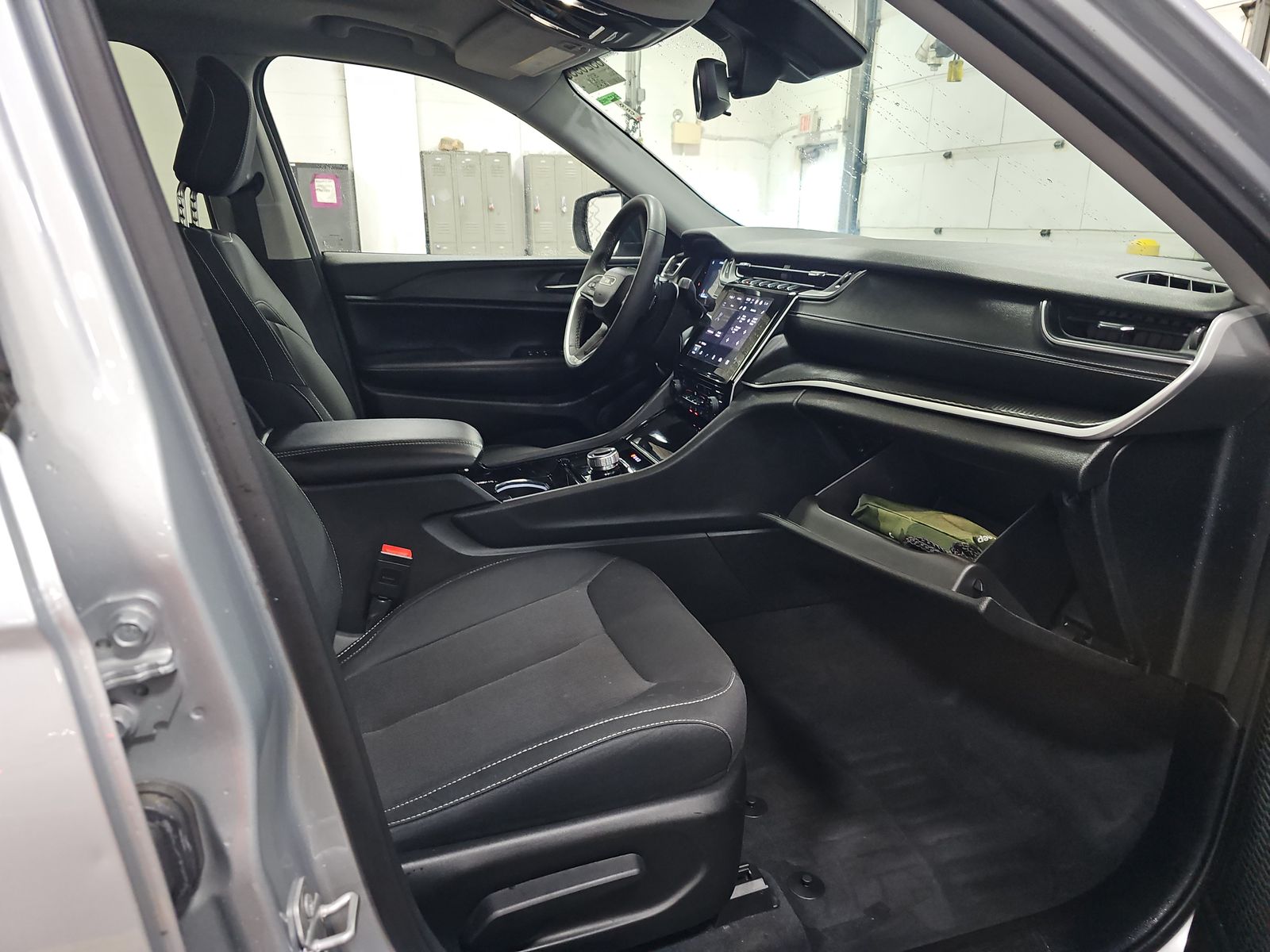 2023 Jeep Grand Cherokee L Laredo AWD