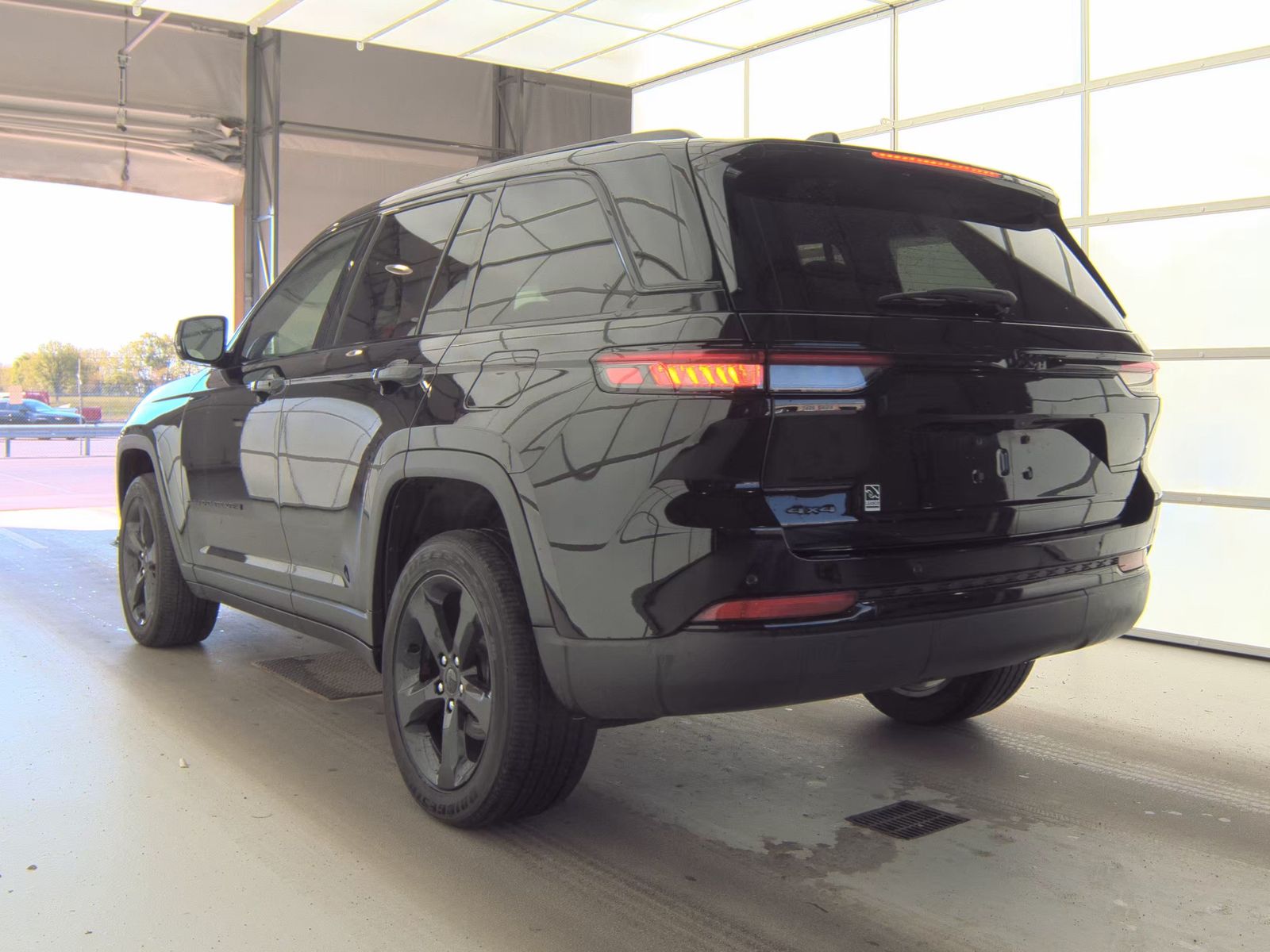 2023 Jeep Grand Cherokee Altitude AWD