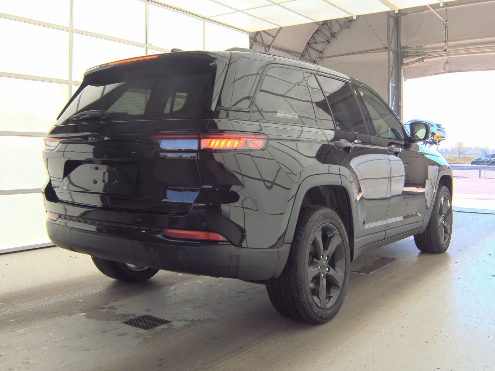 2023 Jeep Grand Cherokee Altitude AWD