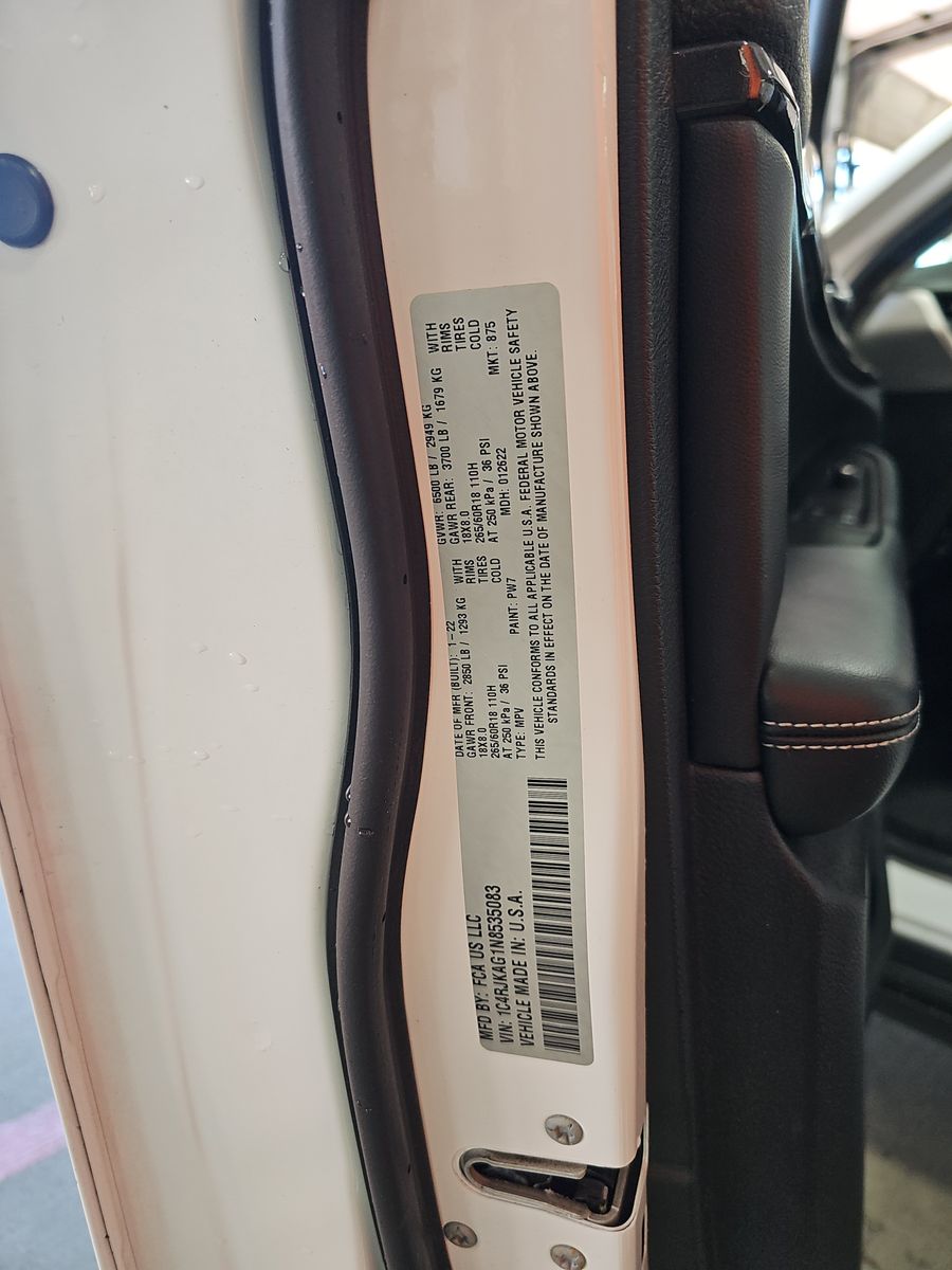 2022 Jeep Grand Cherokee L Laredo AWD