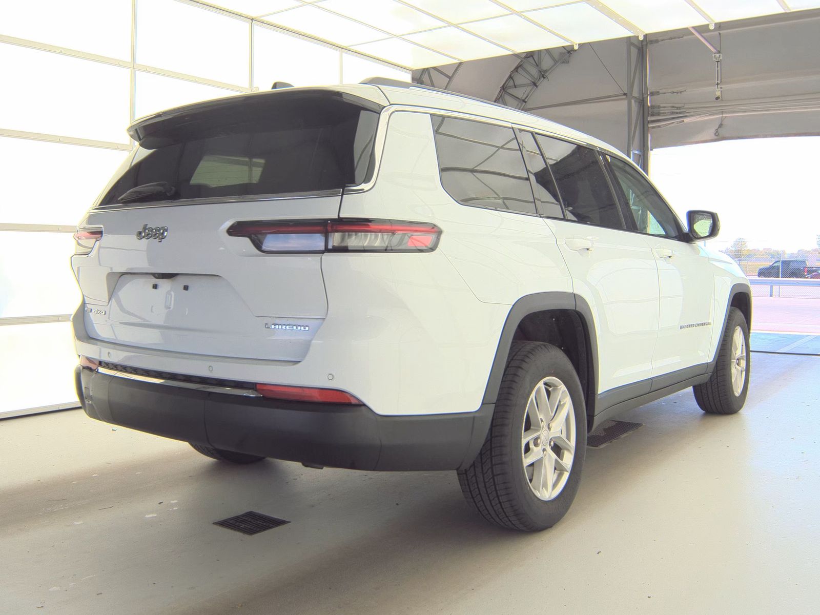 2022 Jeep Grand Cherokee L Laredo AWD