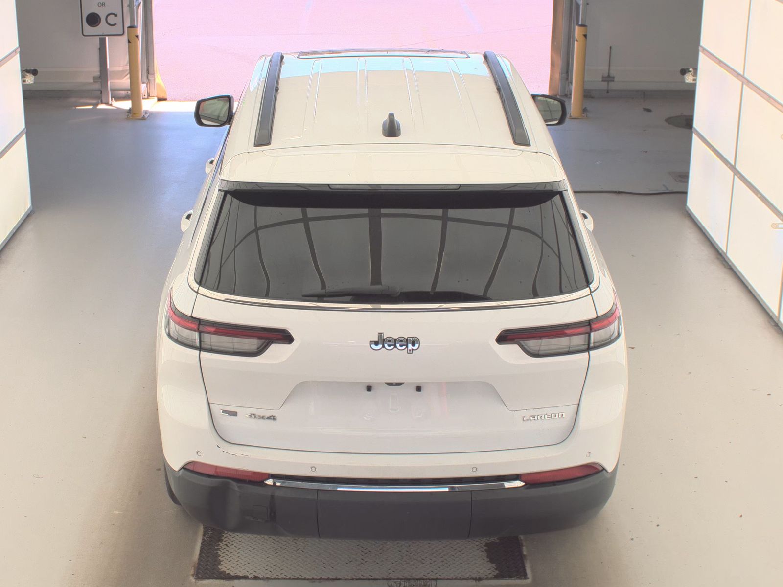 2022 Jeep Grand Cherokee L Laredo AWD