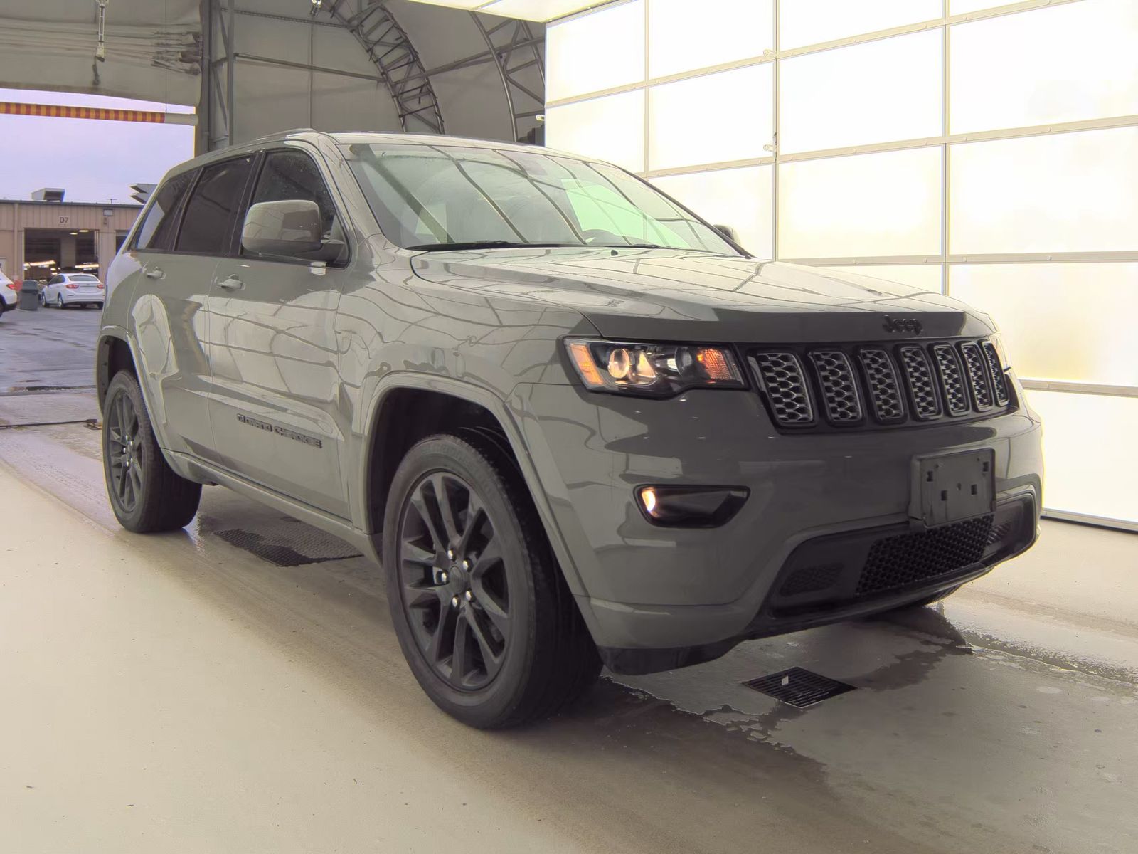 2022 Jeep Grand Cherokee Laredo X AWD