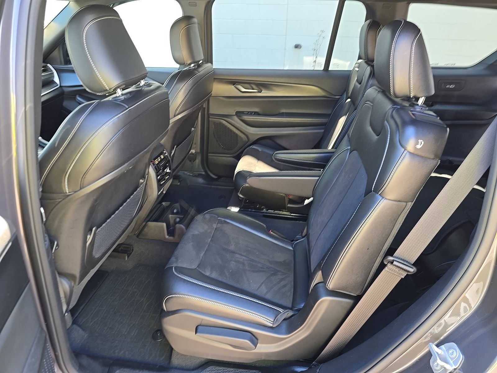 2023 Jeep Grand Cherokee L Altitude AWD