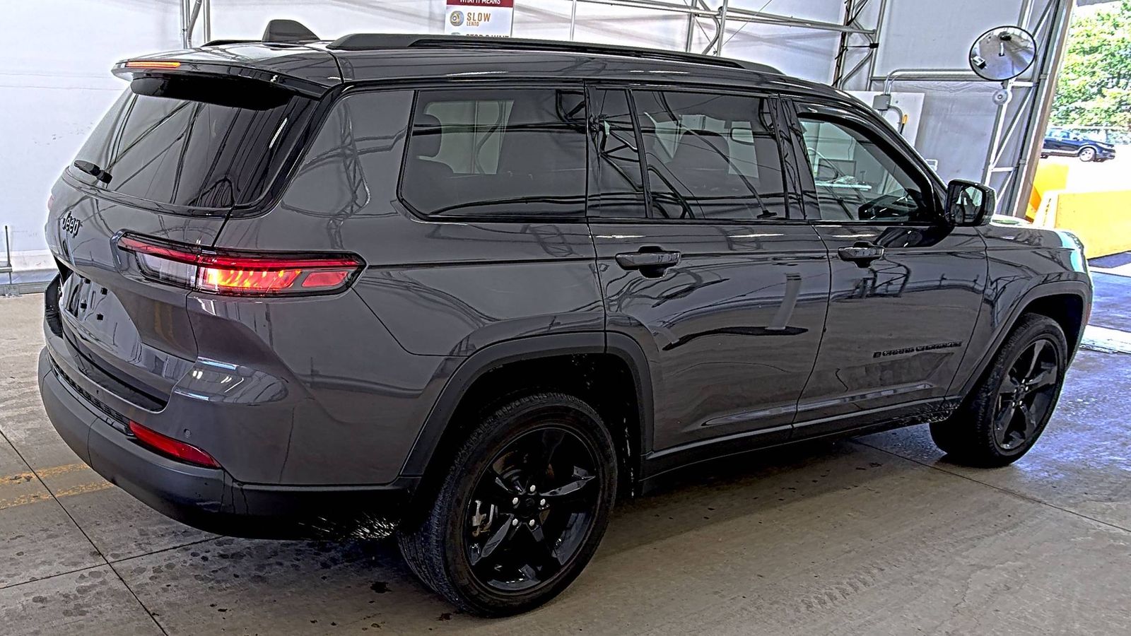 2023 Jeep Grand Cherokee L Altitude AWD
