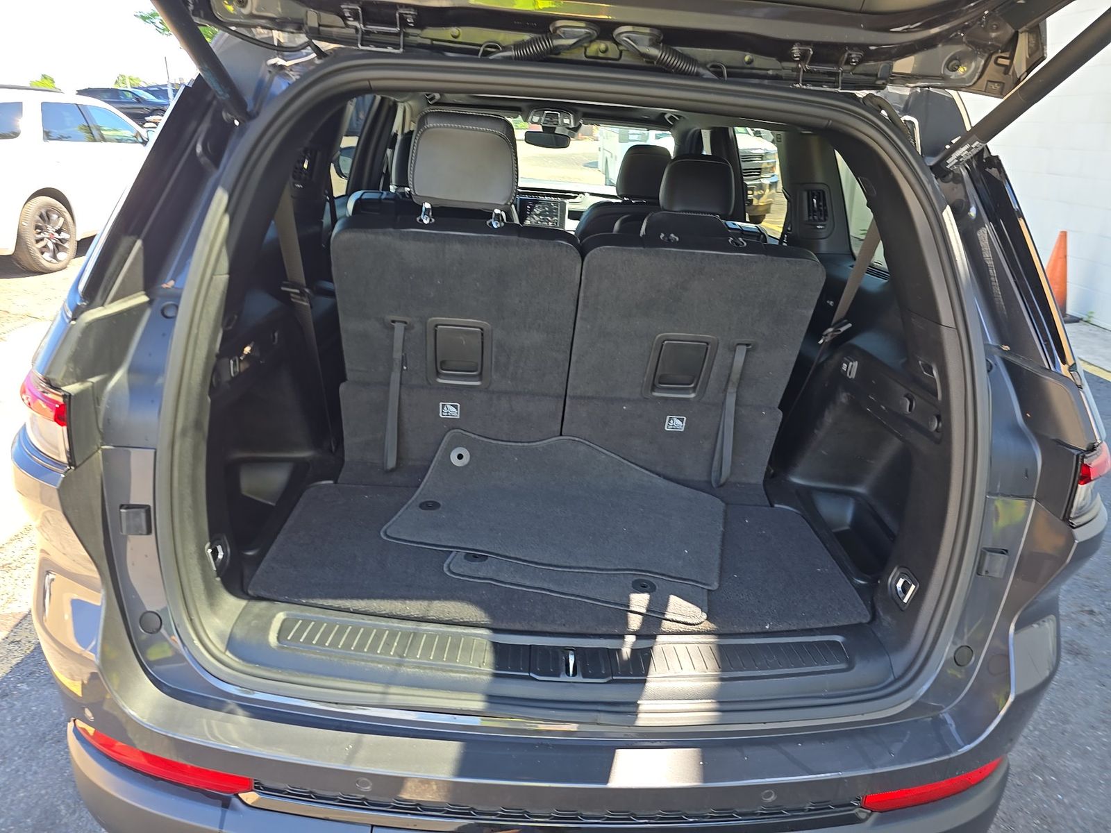 2023 Jeep Grand Cherokee L Altitude AWD