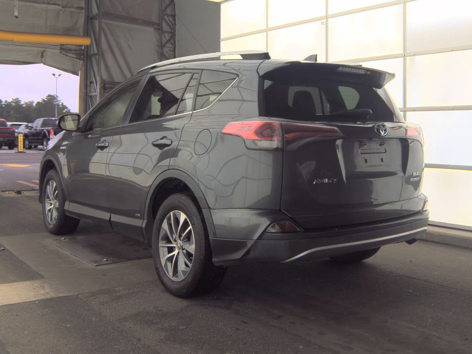 2016 Toyota RAV4 Hybrid XLE AWD