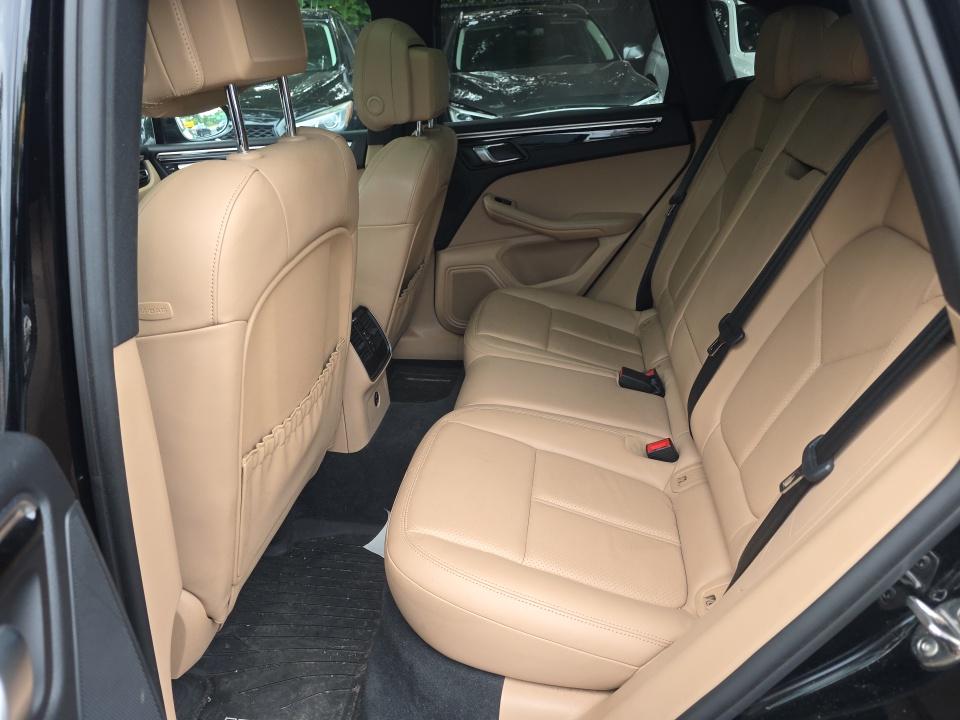 2020 Porsche Macan Base AWD
