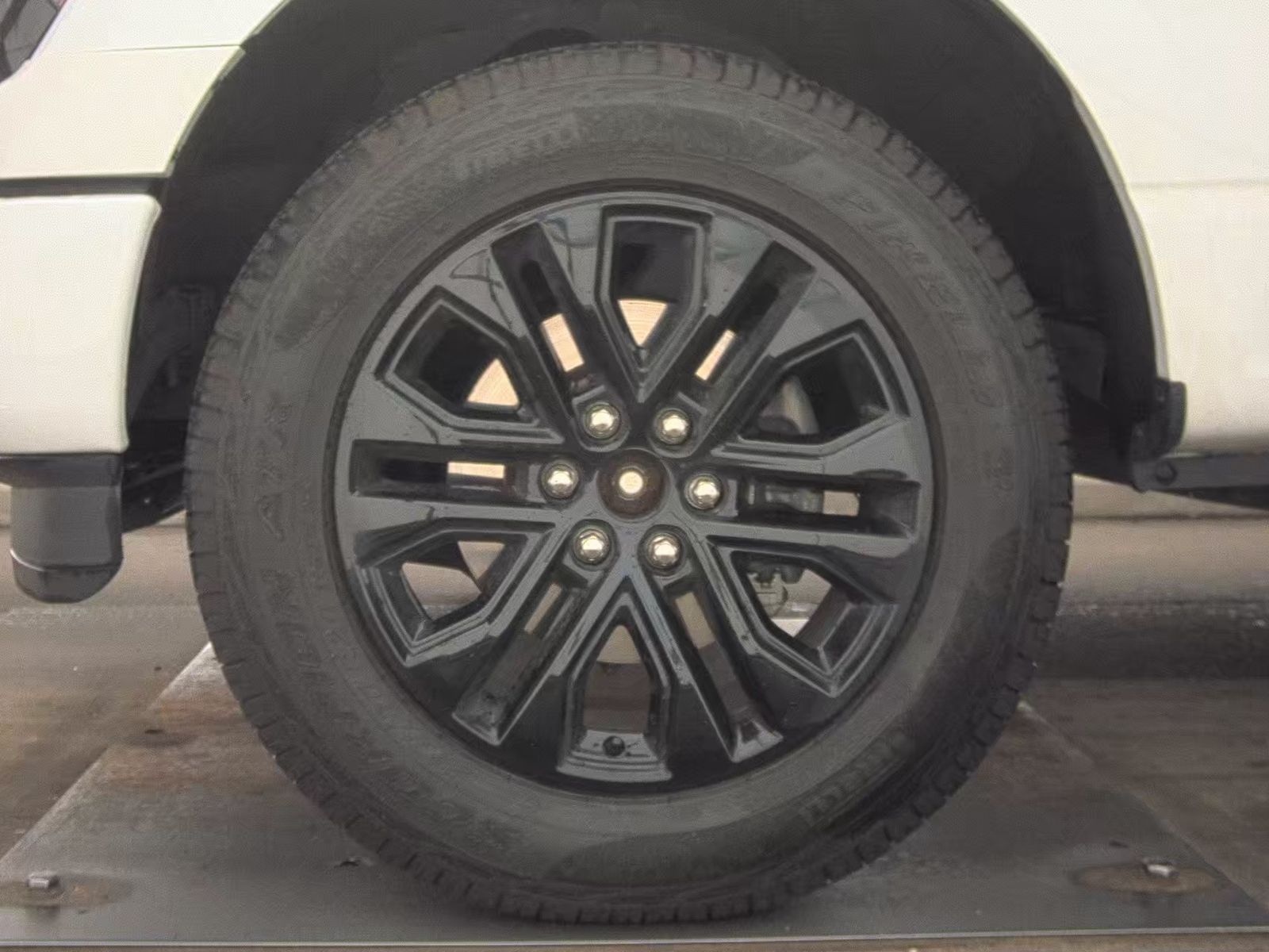 2025 Ford F-150 XLT AWD