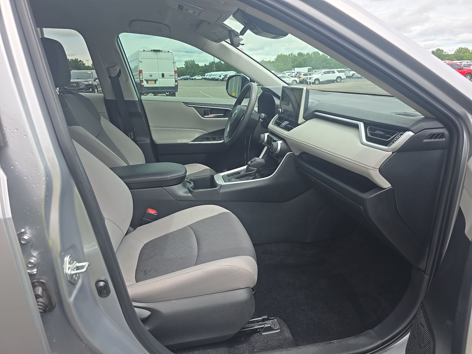 2024 Toyota RAV4 XLE FWD