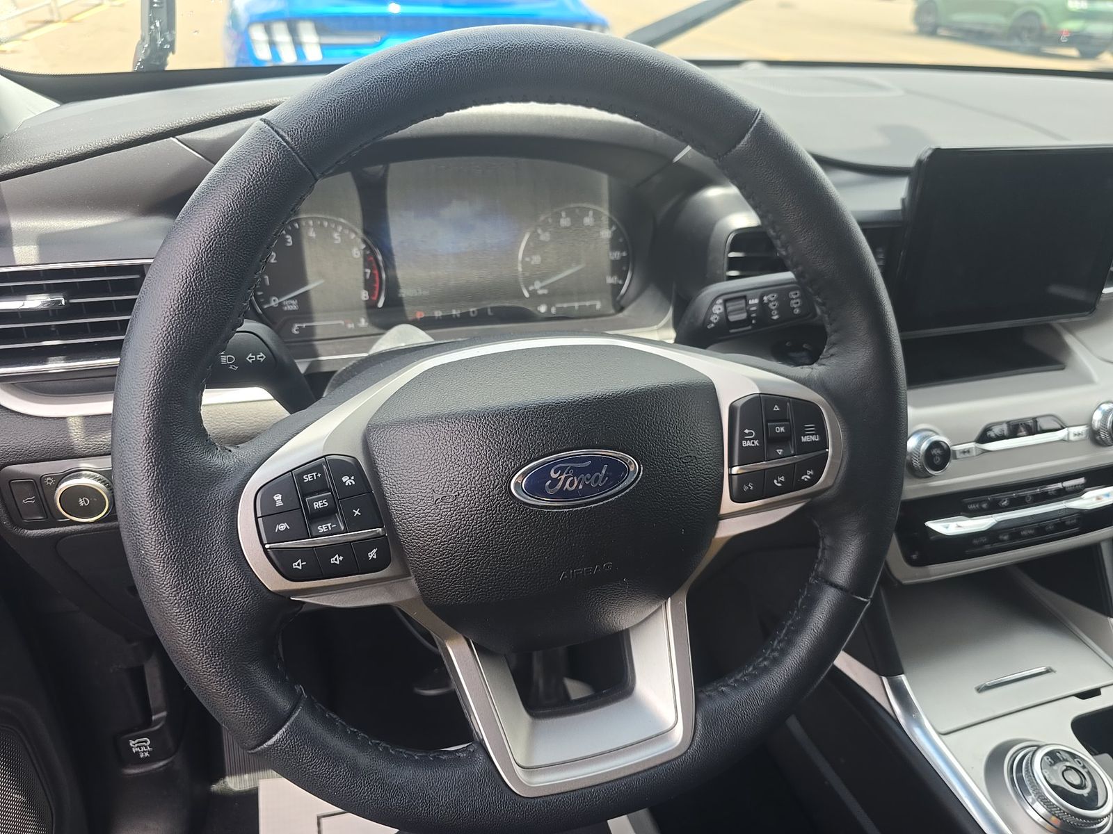 2024 Ford Explorer XLT AWD