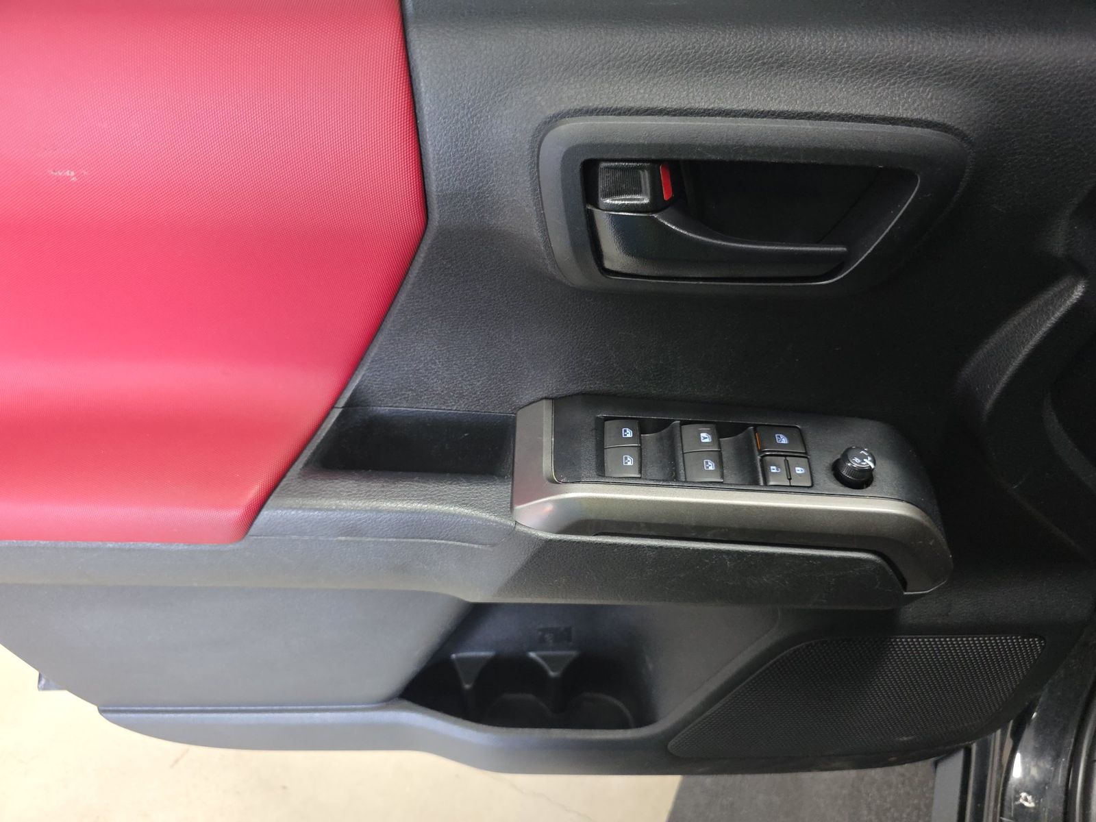 2023 Toyota Tacoma SR5 RWD