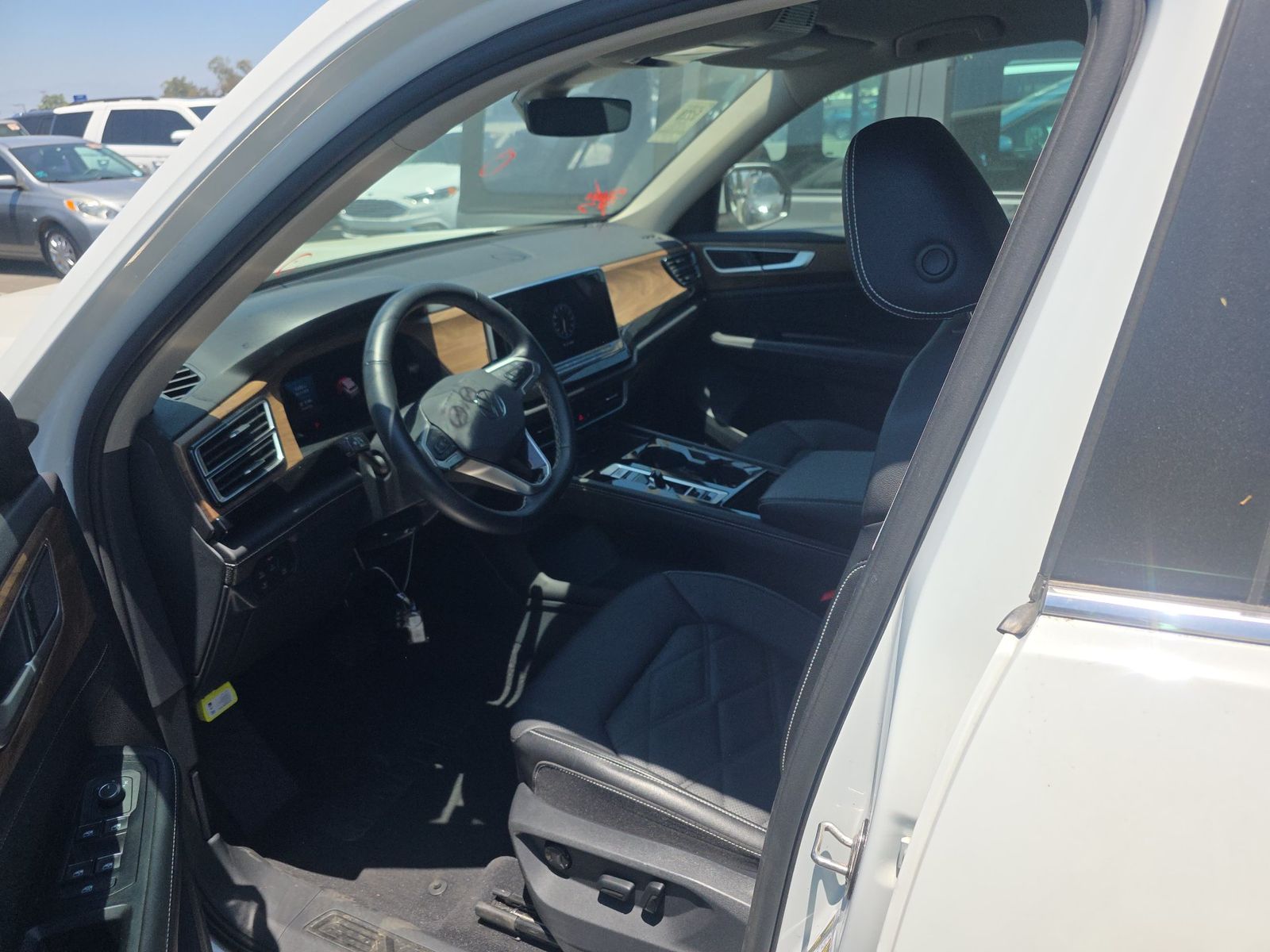 2025 Volkswagen Atlas 2.0T SE FWD