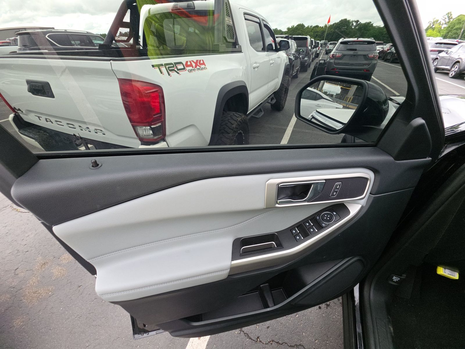 2024 Ford Explorer XLT AWD