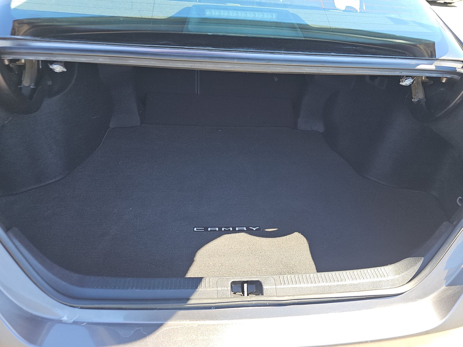 2018 Toyota Camry SE FWD