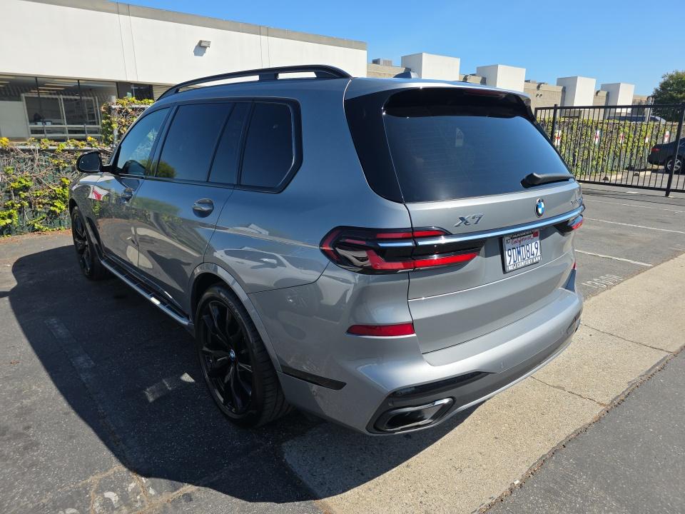 2023 BMW X7 xDrive40i AWD