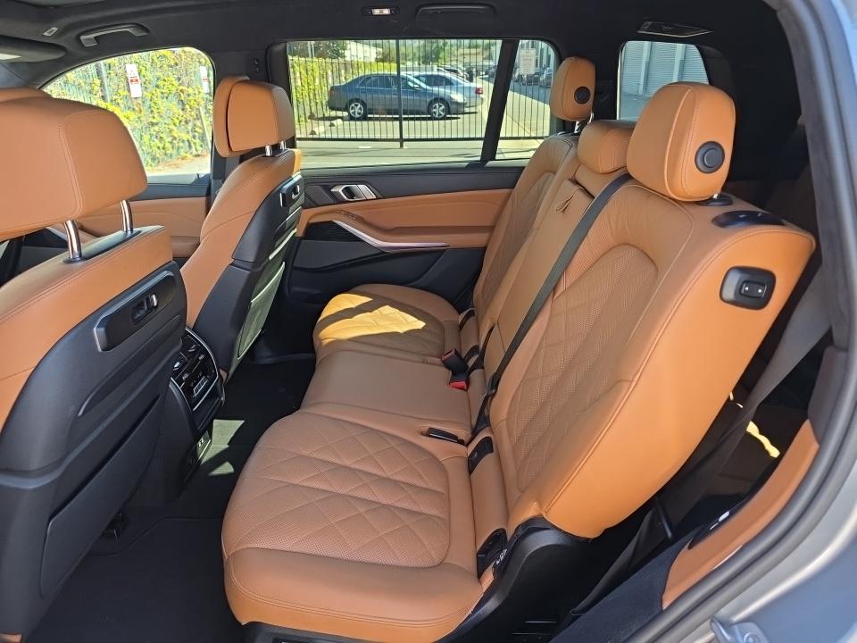 2023 BMW X7 xDrive40i AWD