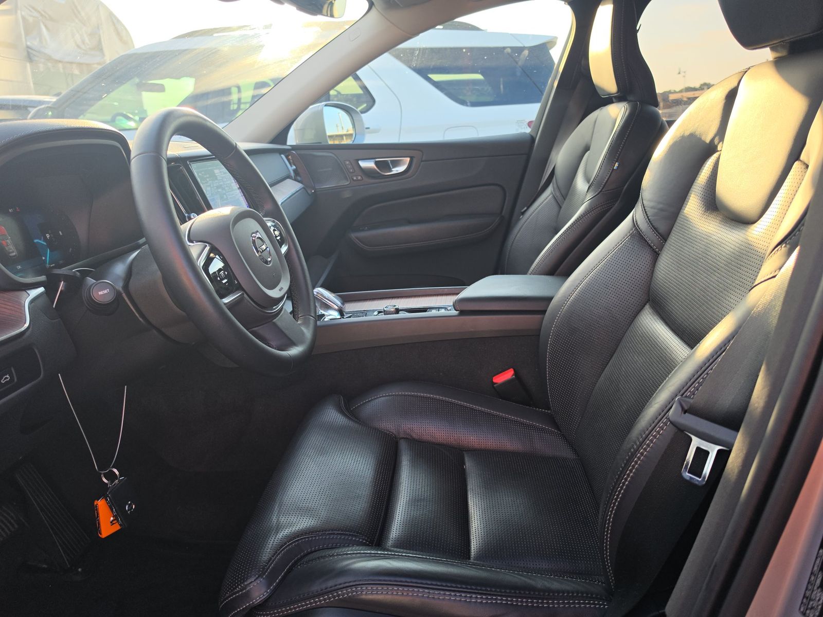 2023 Volvo XC60 B5 Ultimate FWD