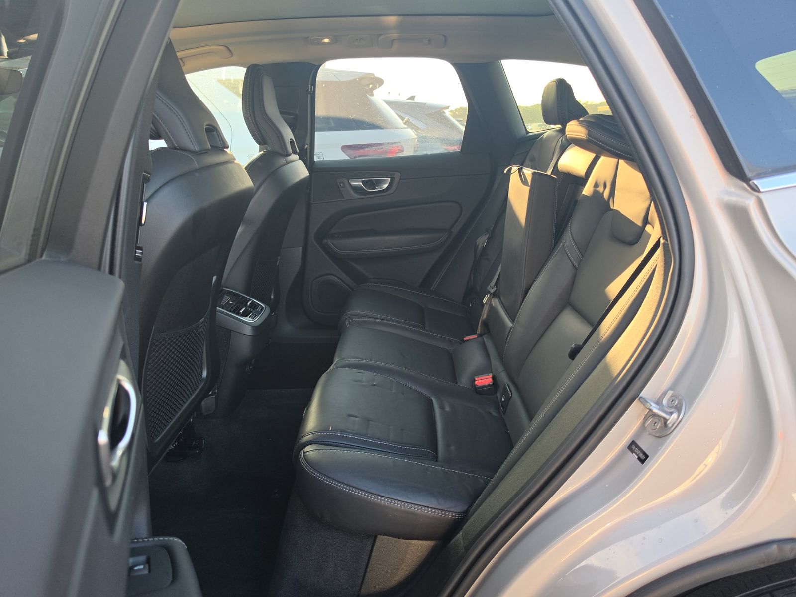 2023 Volvo XC60 B5 Ultimate FWD