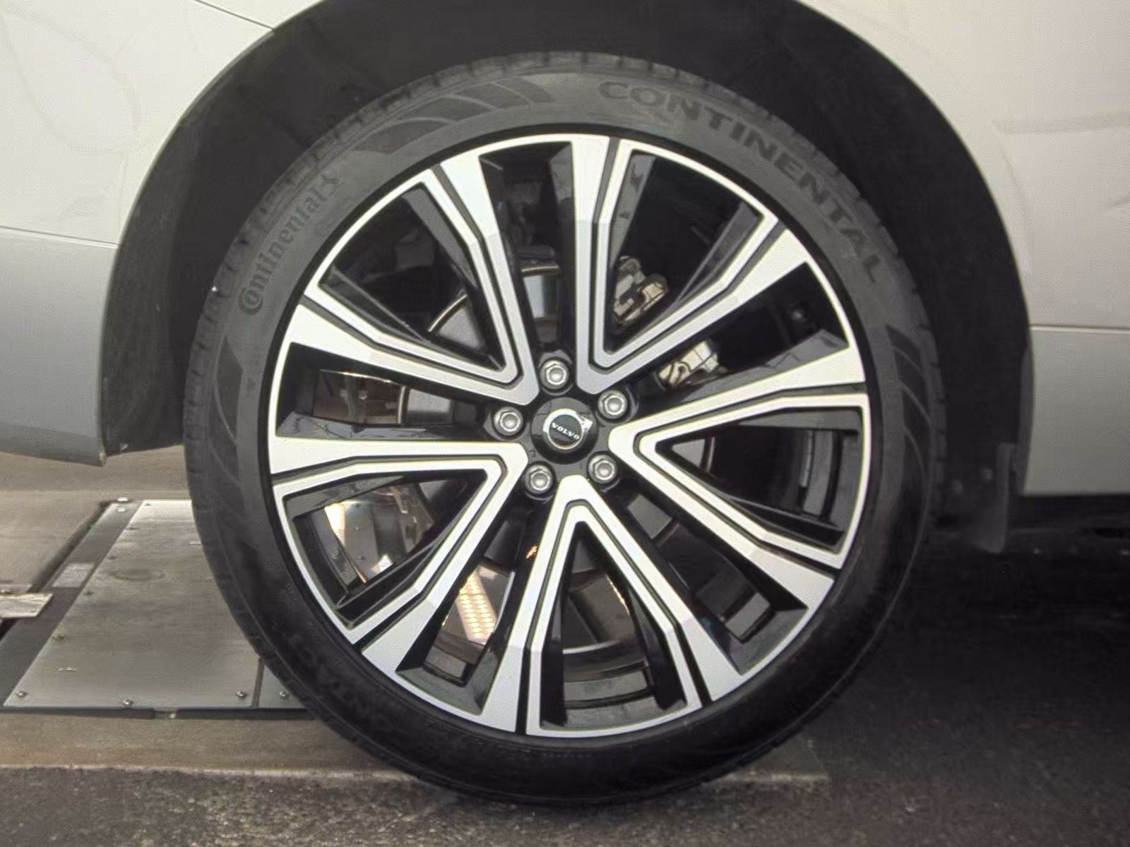 2023 Volvo XC60 B5 Ultimate FWD