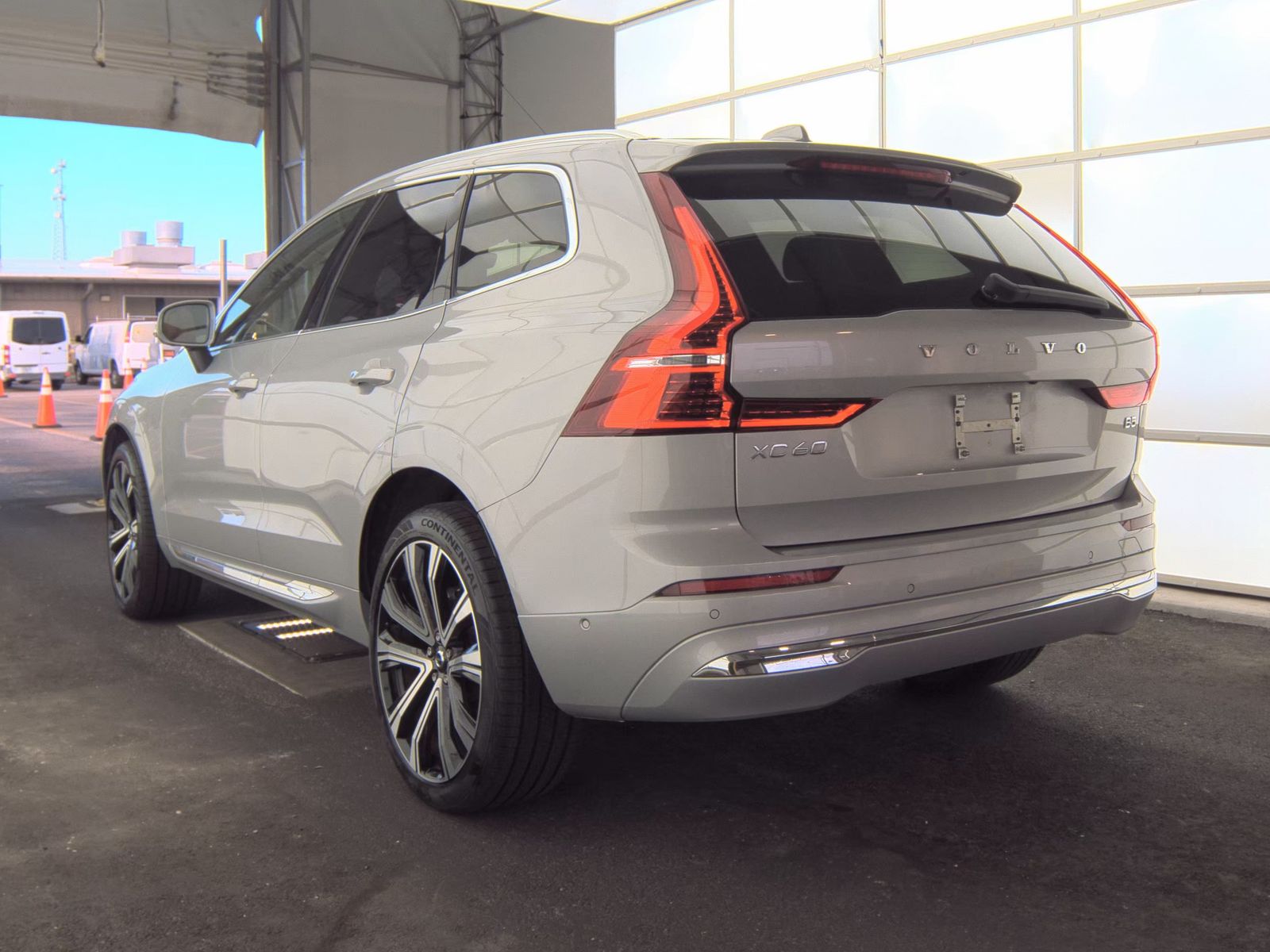 2023 Volvo XC60 B5 Ultimate FWD