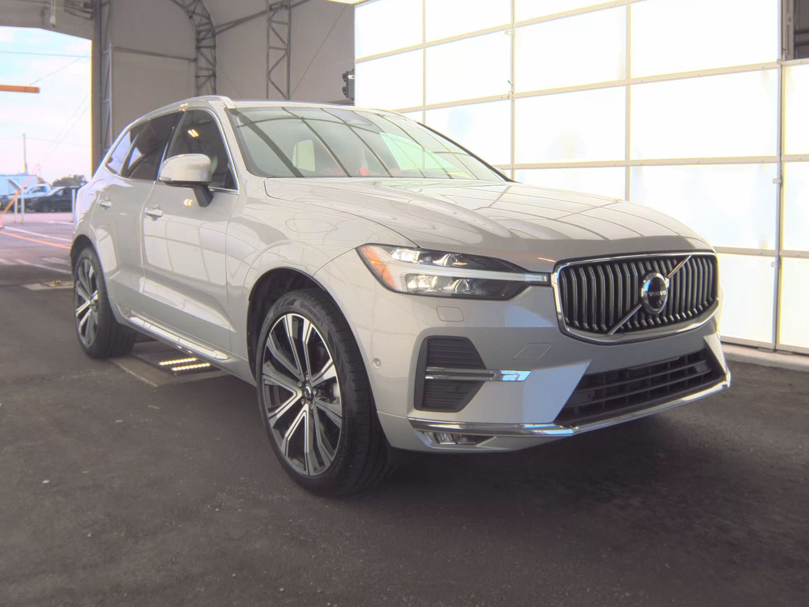 2023 Volvo XC60 B5 Ultimate FWD