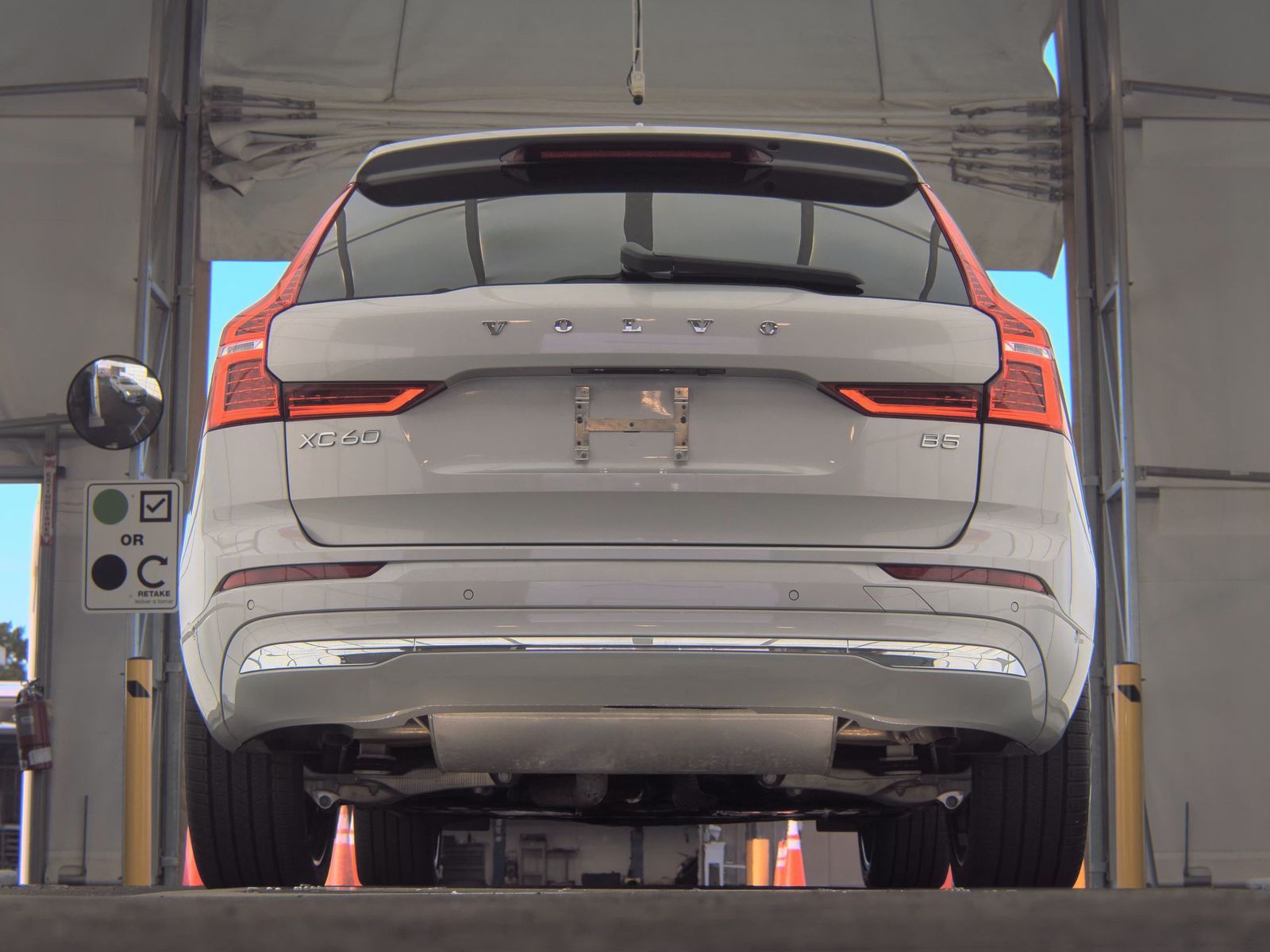 2023 Volvo XC60 B5 Ultimate FWD