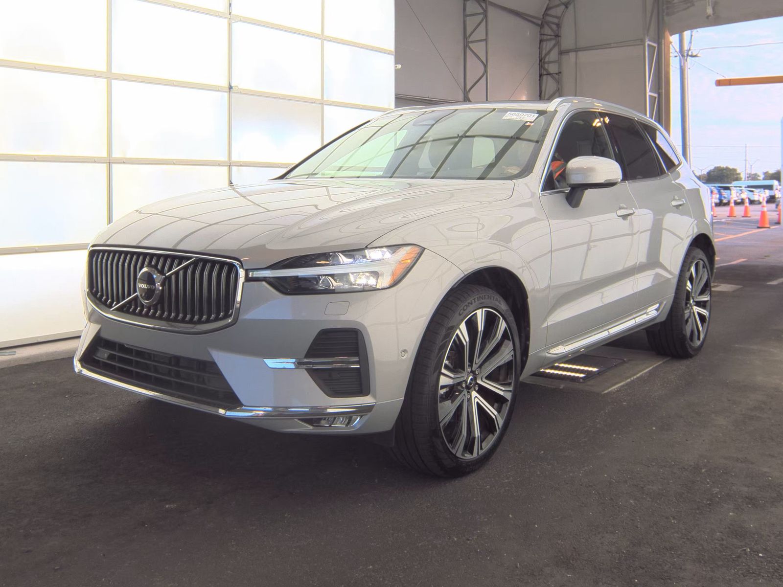 2023 Volvo XC60 B5 Ultimate FWD