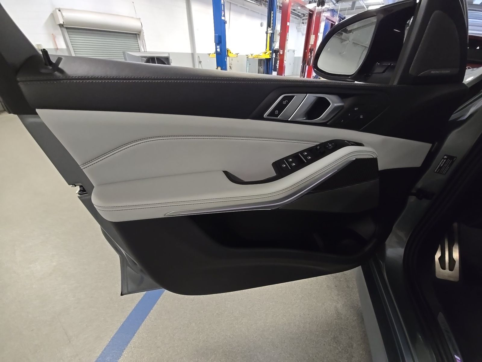 2024 BMW X5 M60i xDrive AWD