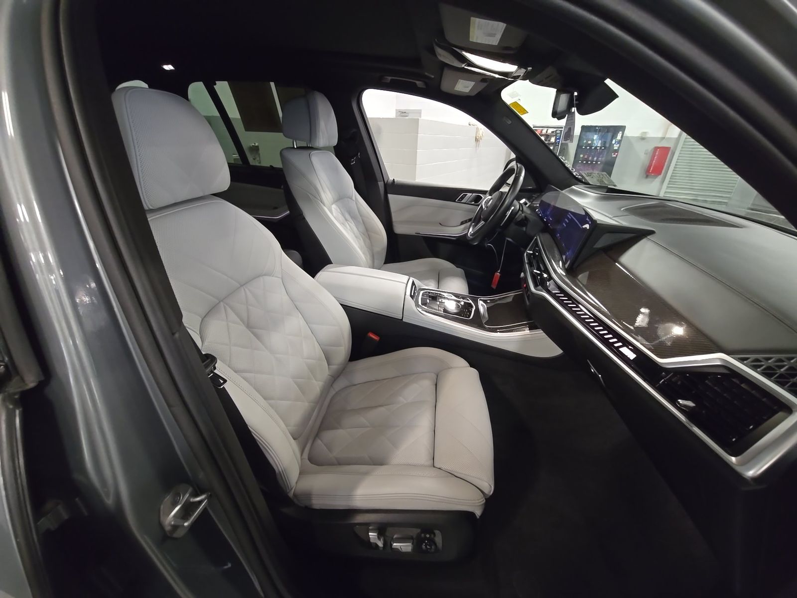 2024 BMW X5 M60i xDrive AWD