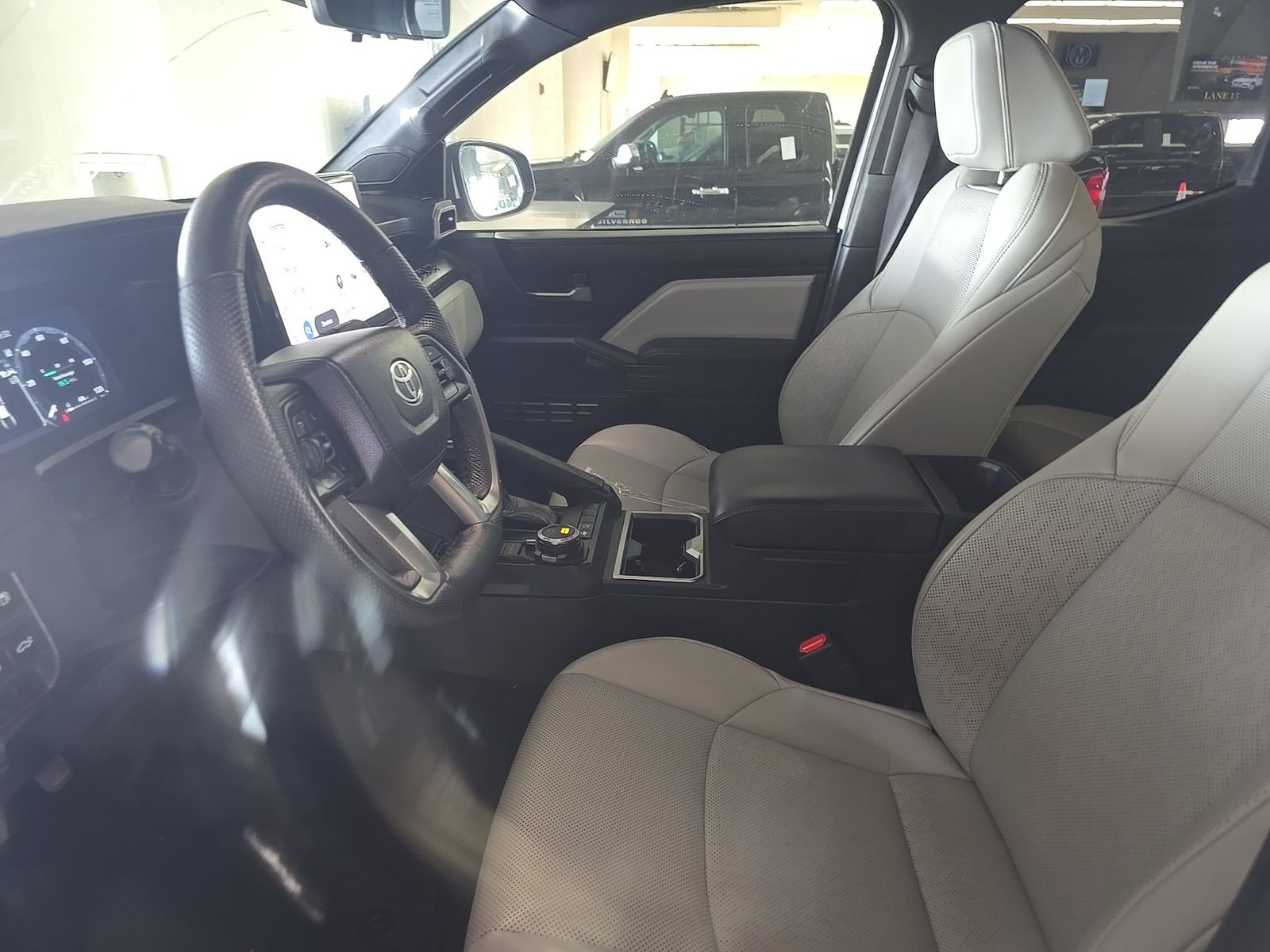 2025 Toyota Tacoma Hybrid Limited AWD