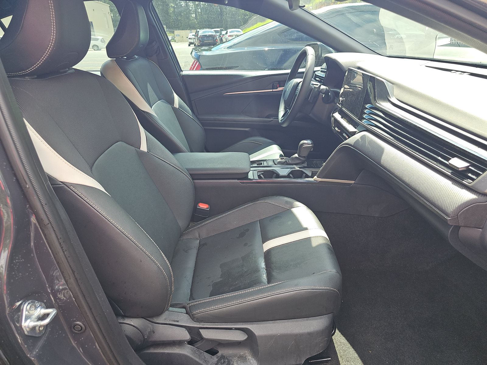 2025 Toyota Camry SE FWD