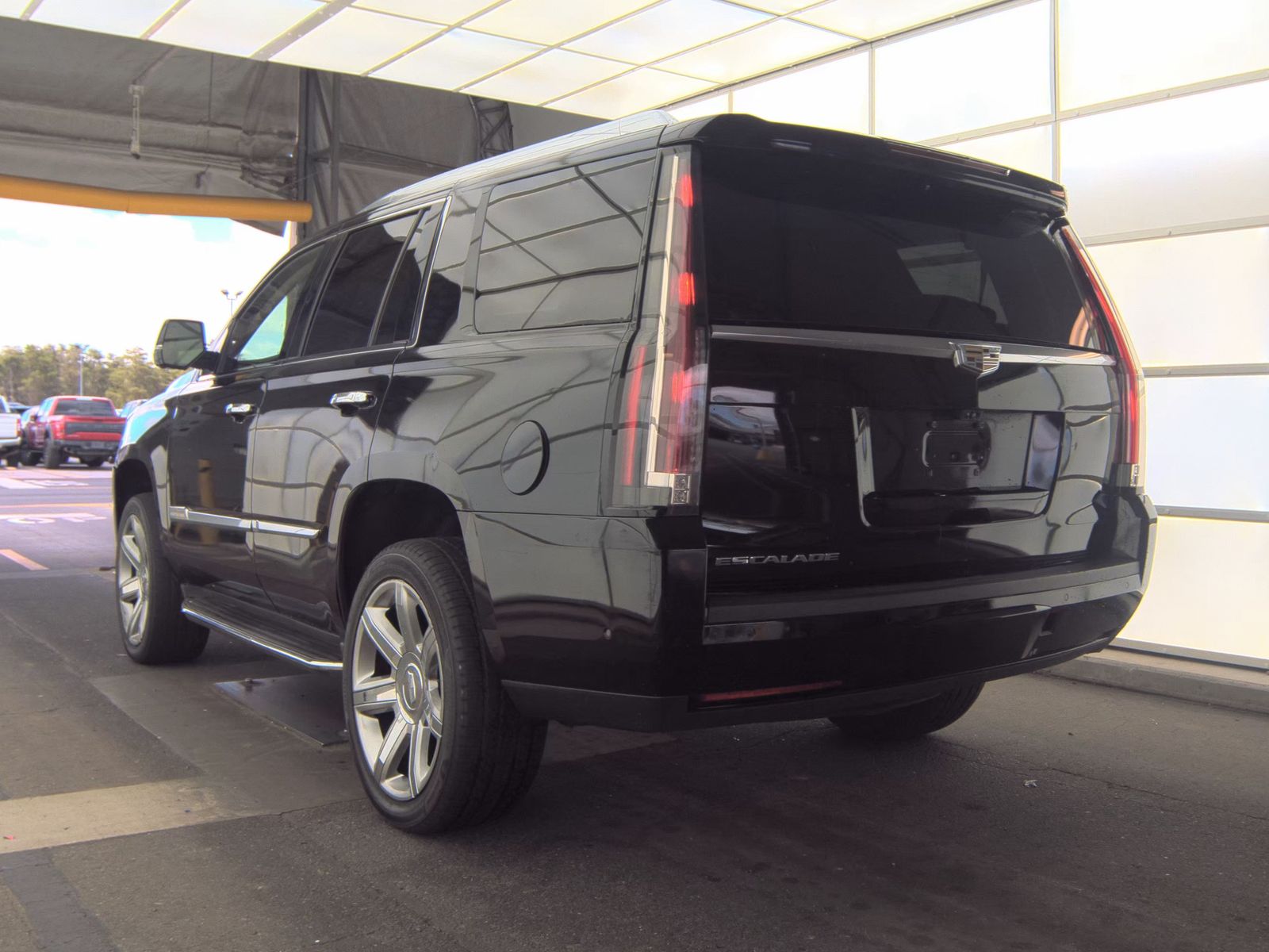 2018 Cadillac Escalade Luxury RWD