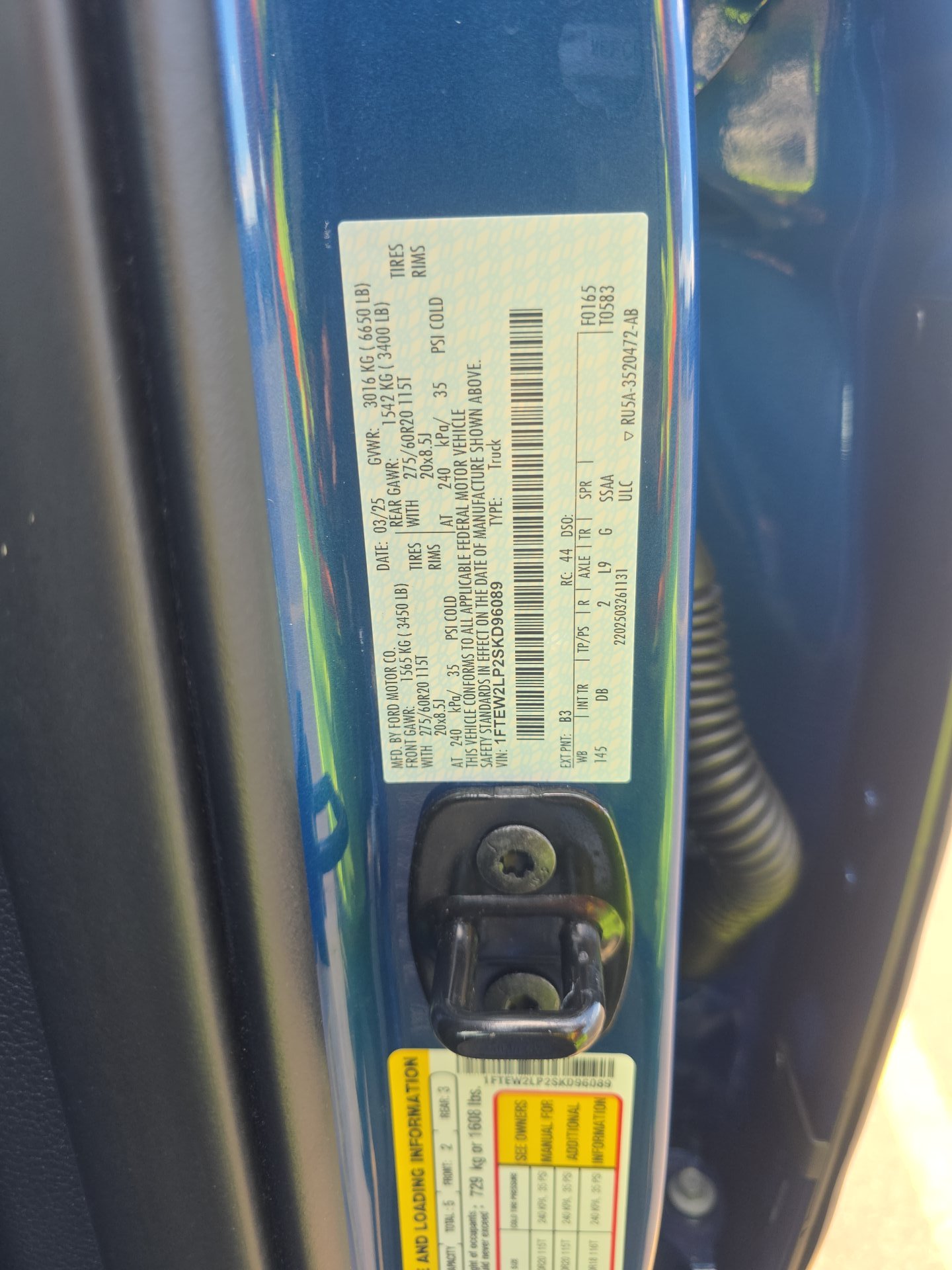 2025 Ford F-150 STX AWD