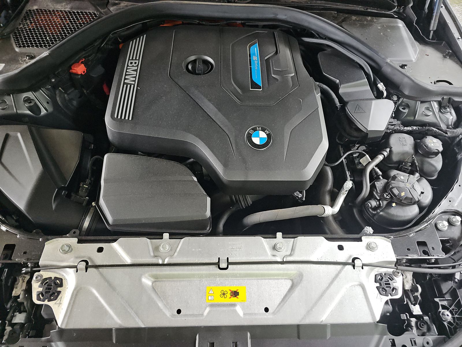 2023 BMW 3 Series 330e xDrive AWD
