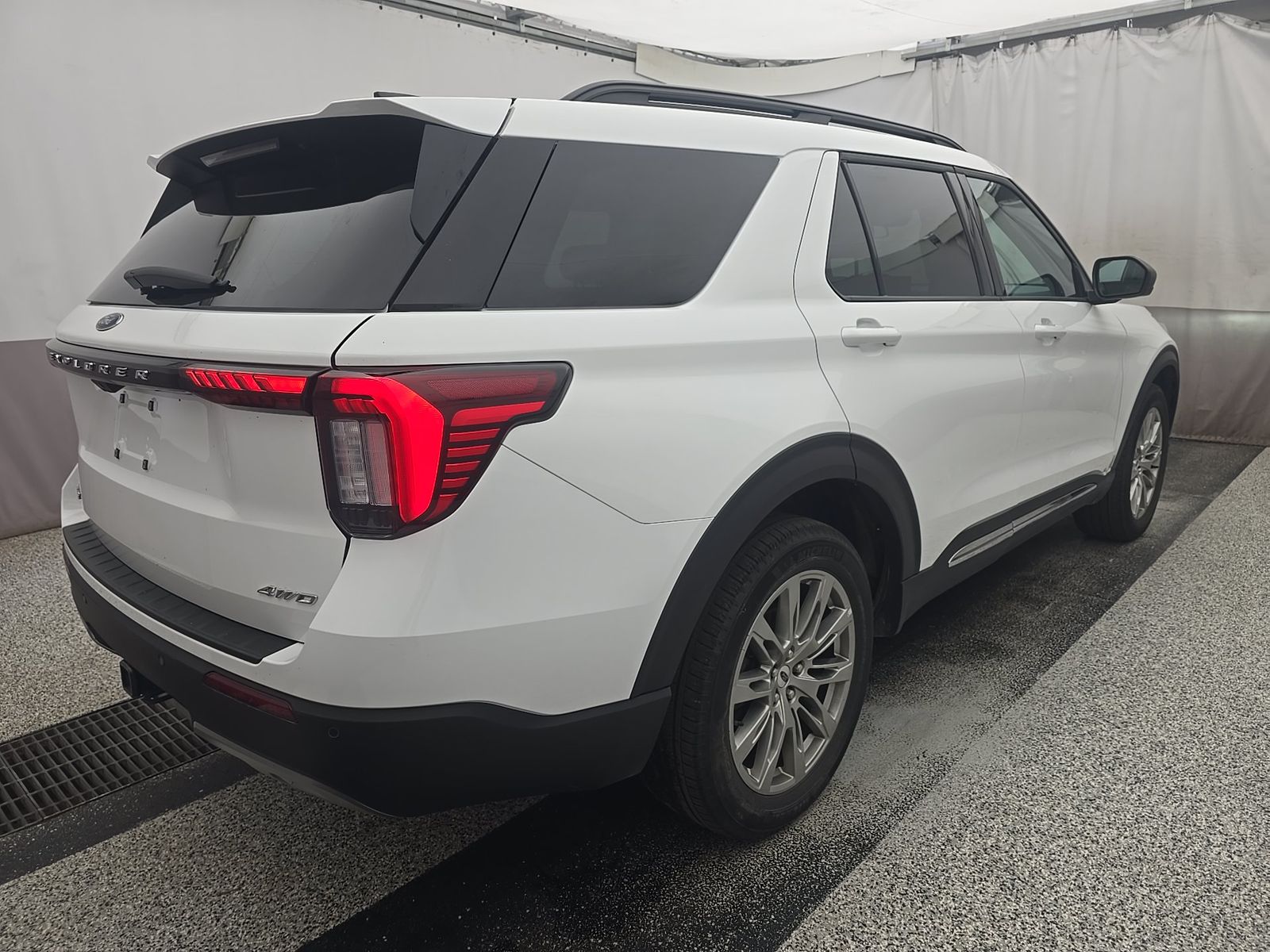2025 Ford Explorer Active AWD