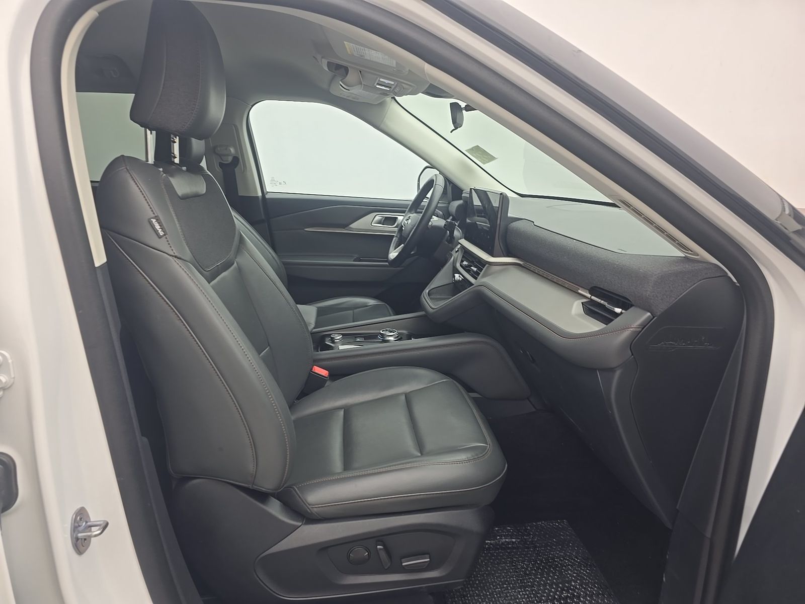 2025 Ford Explorer Active AWD