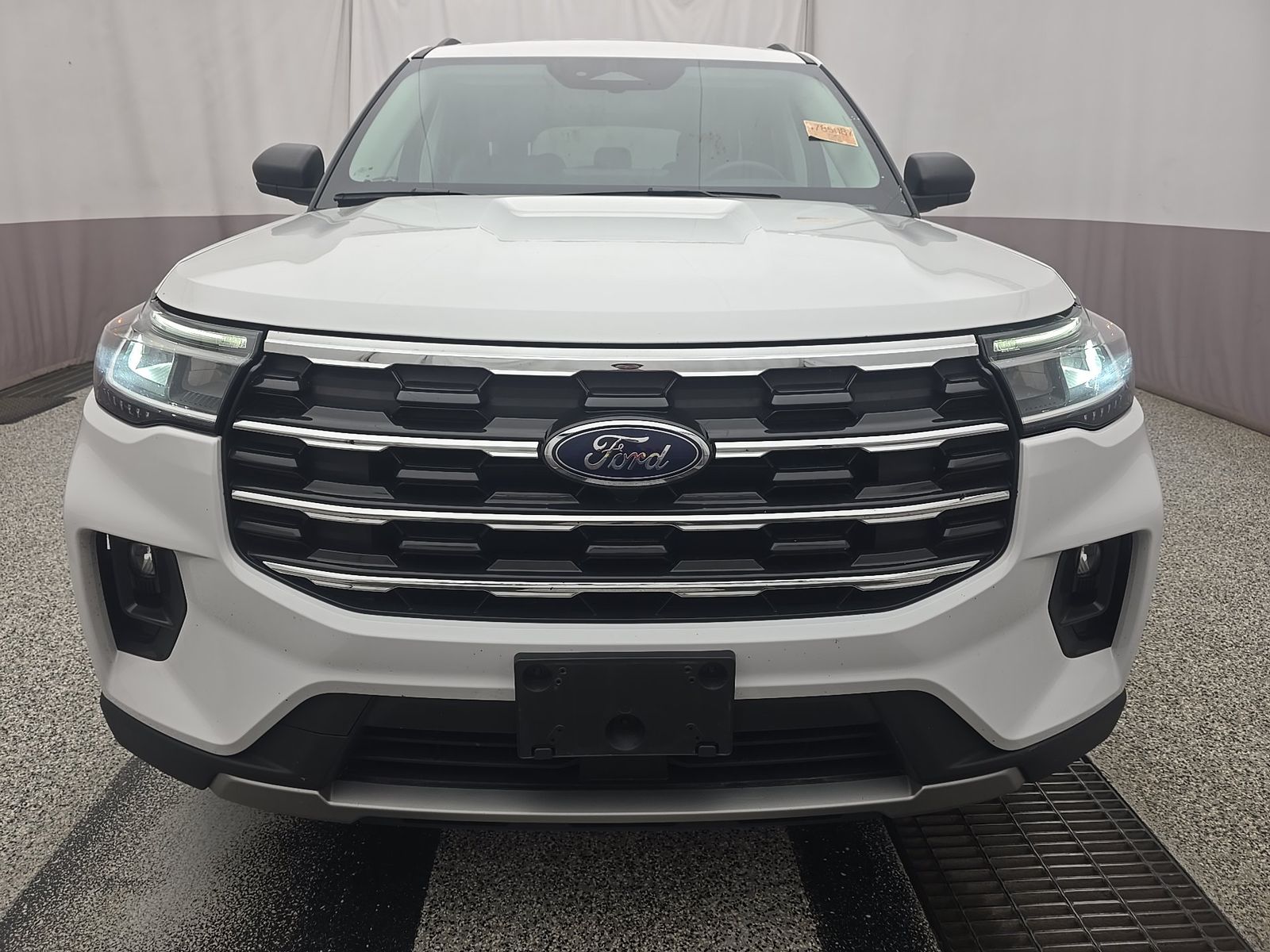 2025 Ford Explorer Active AWD