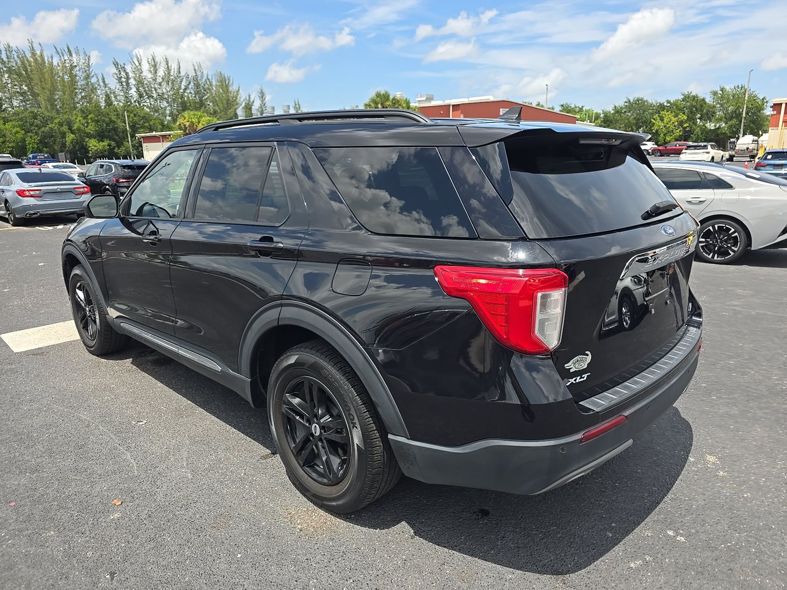 2023 Ford Explorer XLT AWD