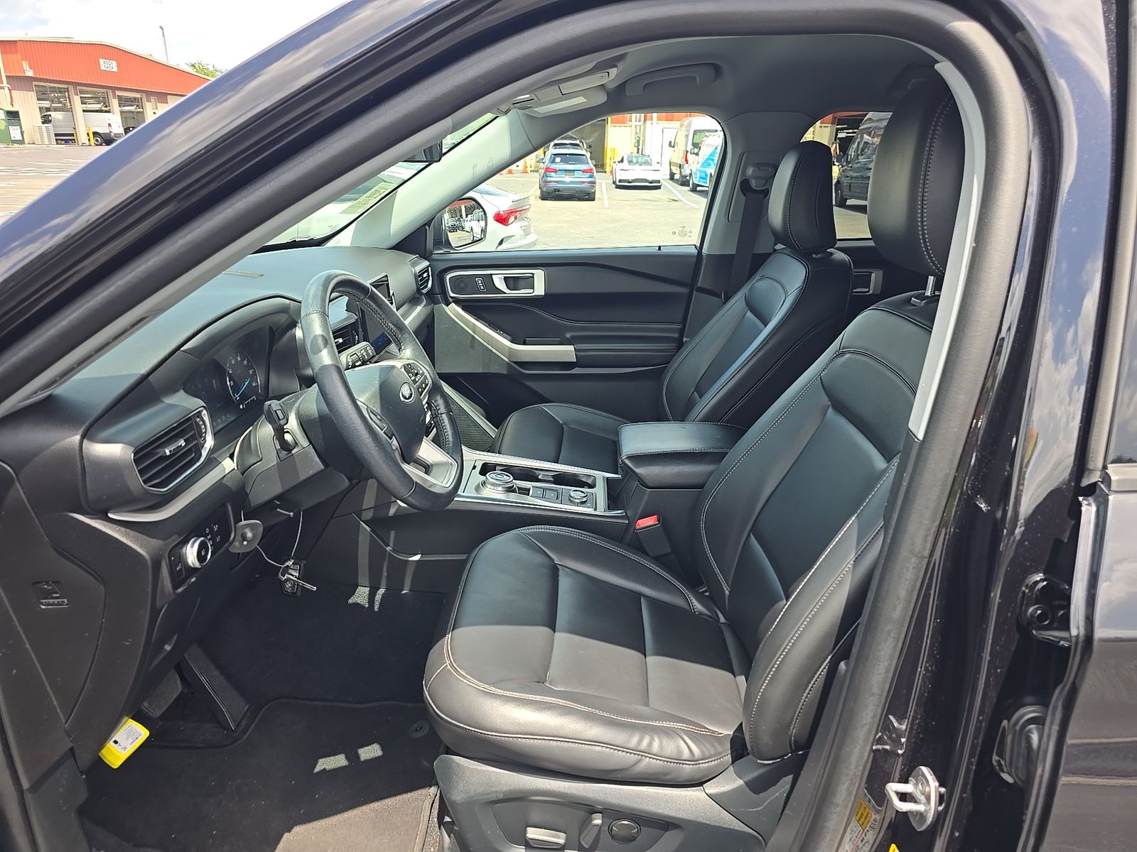 2023 Ford Explorer XLT AWD