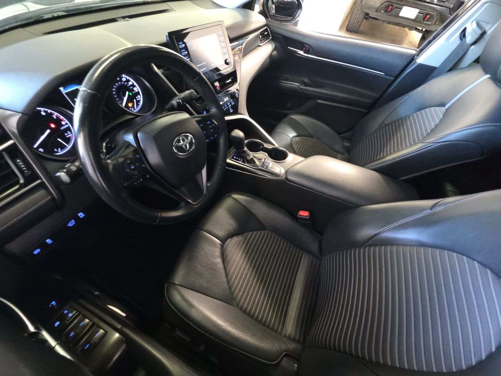 2022 Toyota Camry SE Nightshade FWD