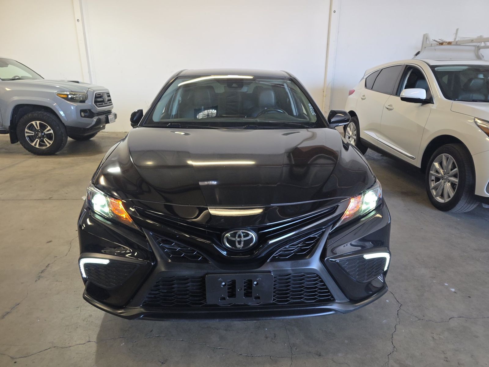 2022 Toyota Camry SE Nightshade FWD